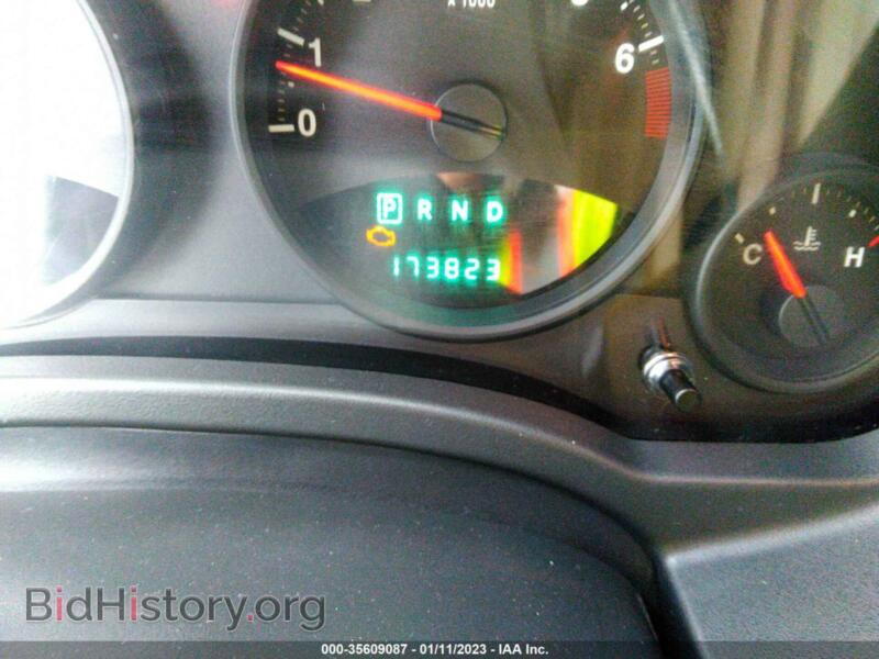 2011 Jeep COMPASS (VIN 1J4NT1FB2BD192314) — photo 7 of 11