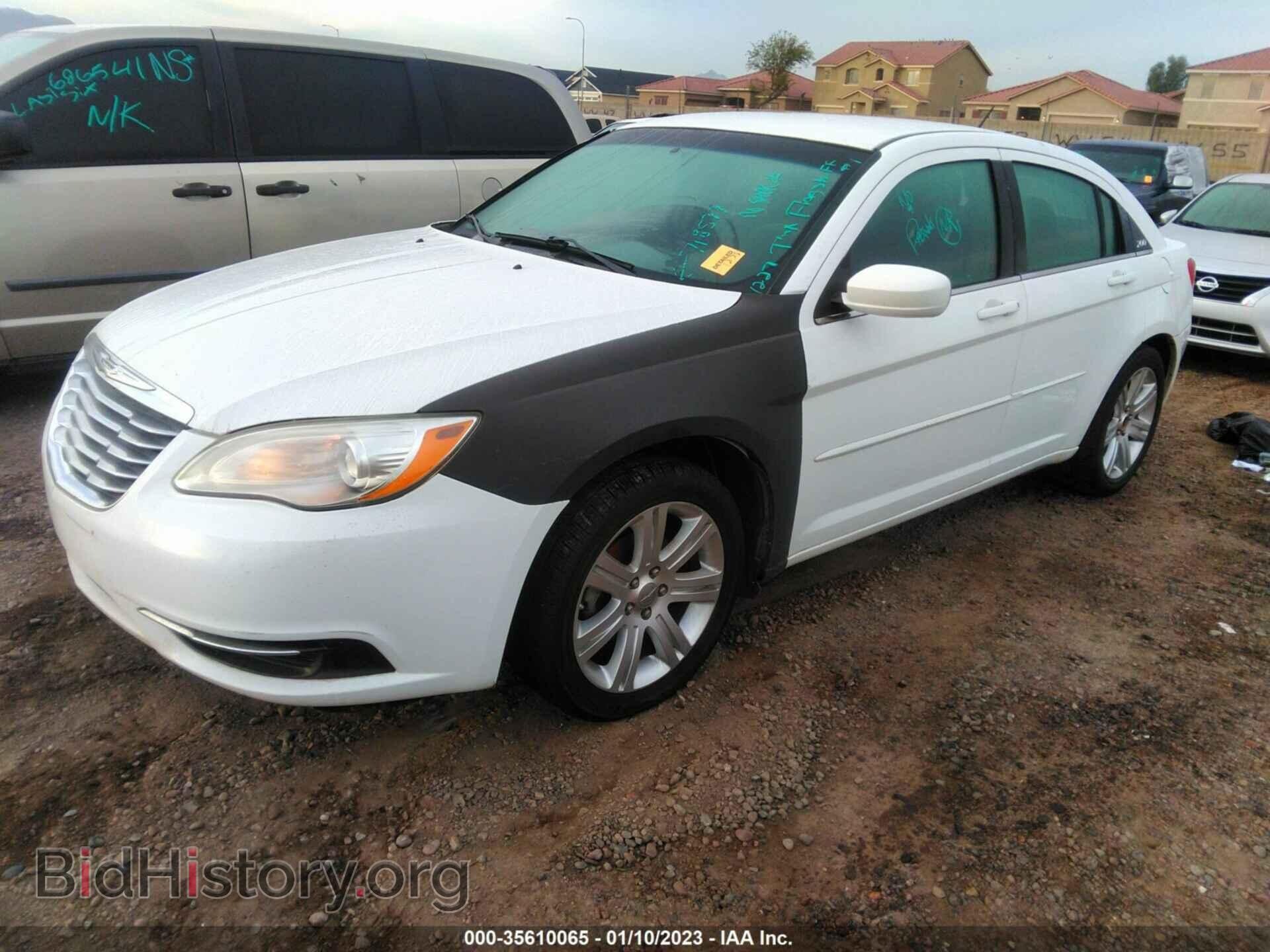 2013 CHRYSLER 200 - VIN: 1C3CCBBBXDN718599 - Фото 2