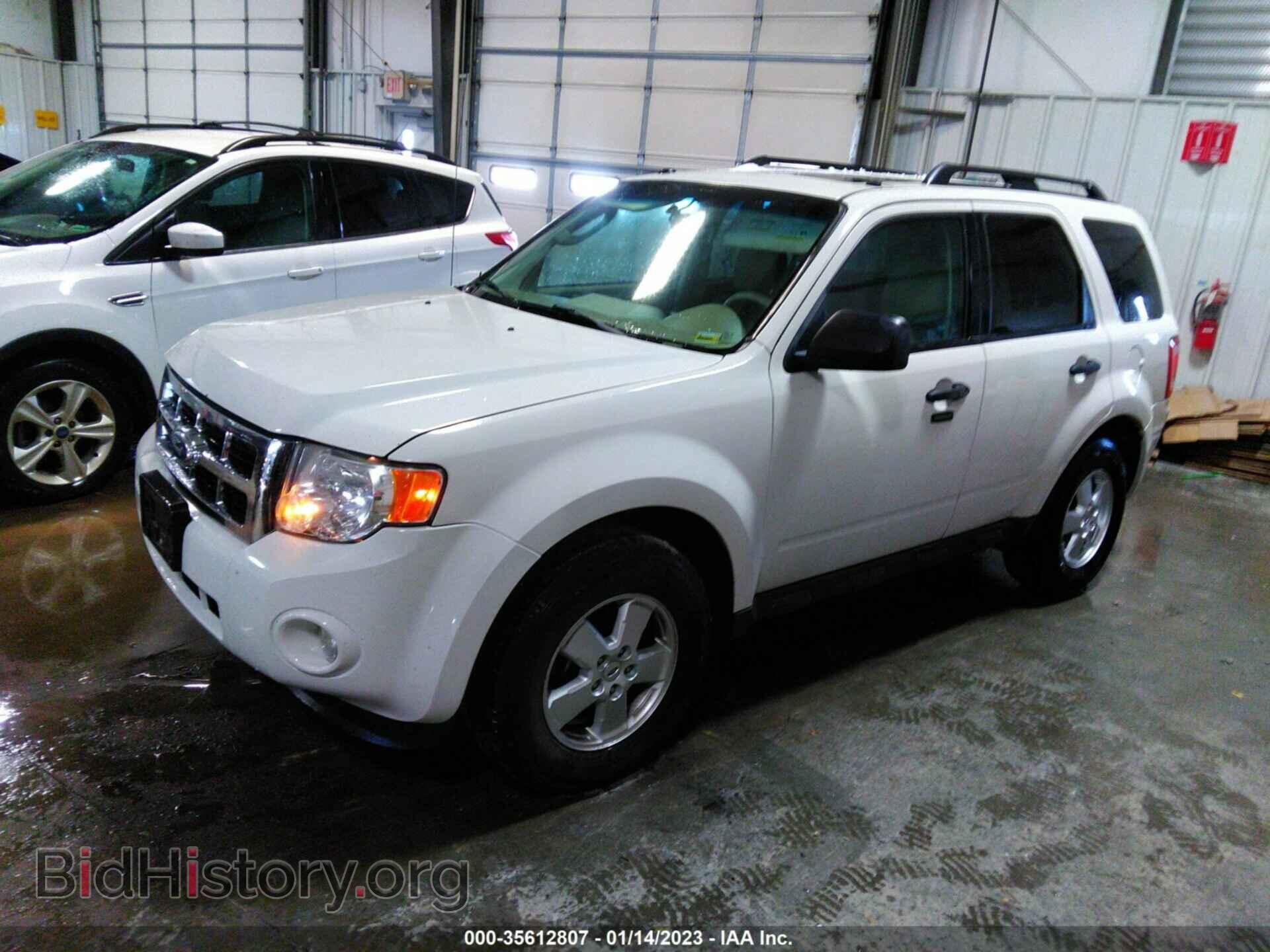 2011 FORD ESCAPE - VIN: 1FMCU0D74BKA93407 - Фото 2
