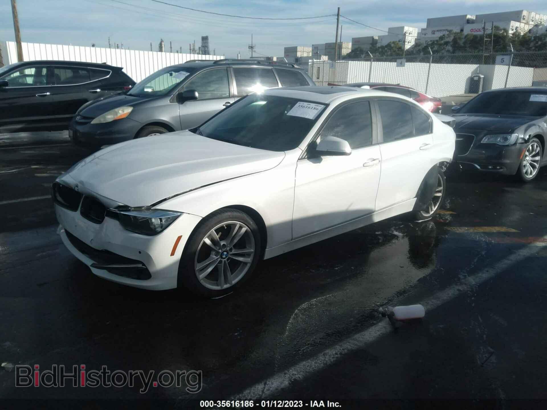 2016 BMW 3 SERIES - VIN: WBA8E1G54GNU10418 - Фото 2