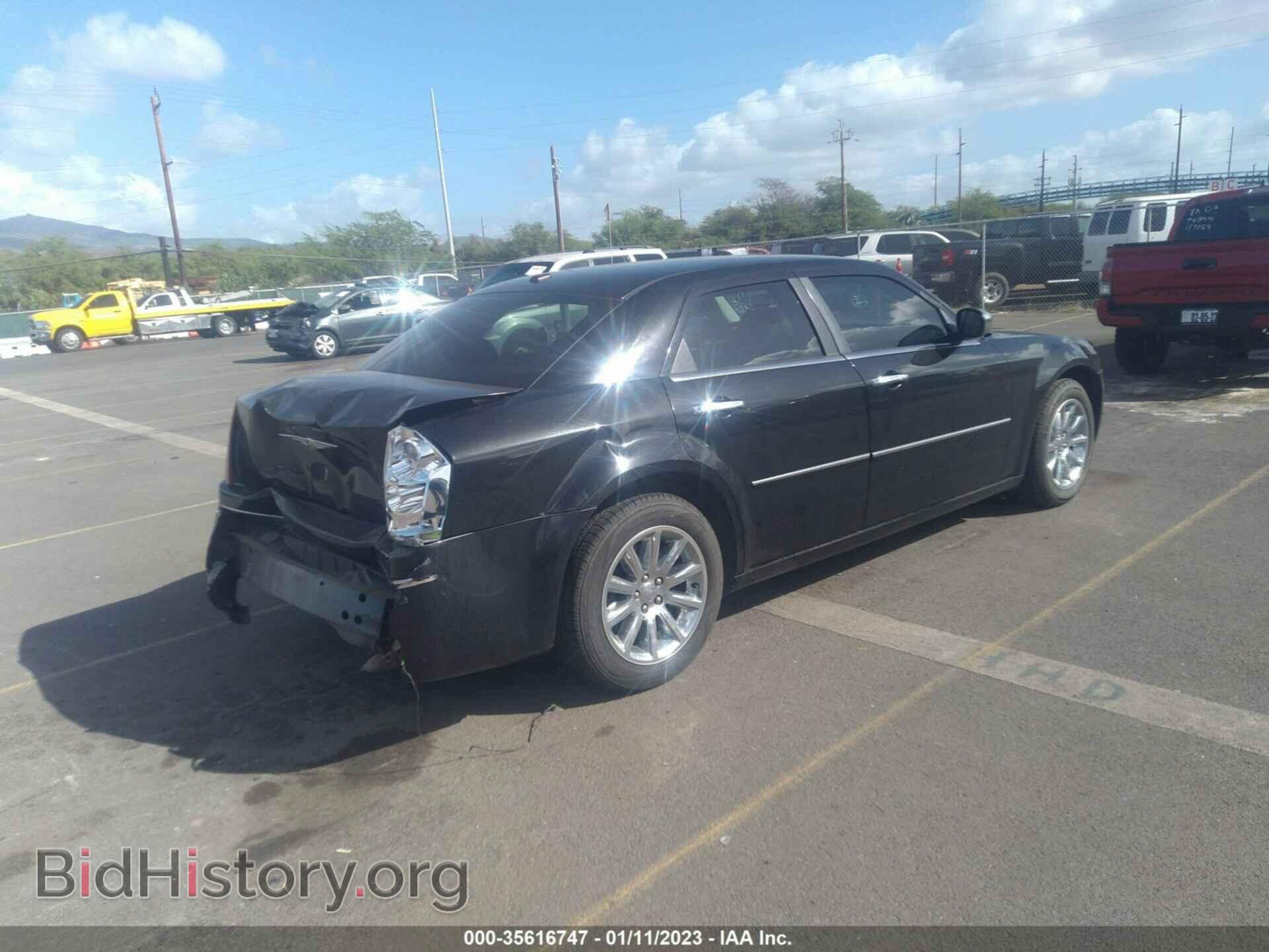 2010 CHRYSLER 300 - VIN: 2C3CA5CV5AH265609 - Фото 4