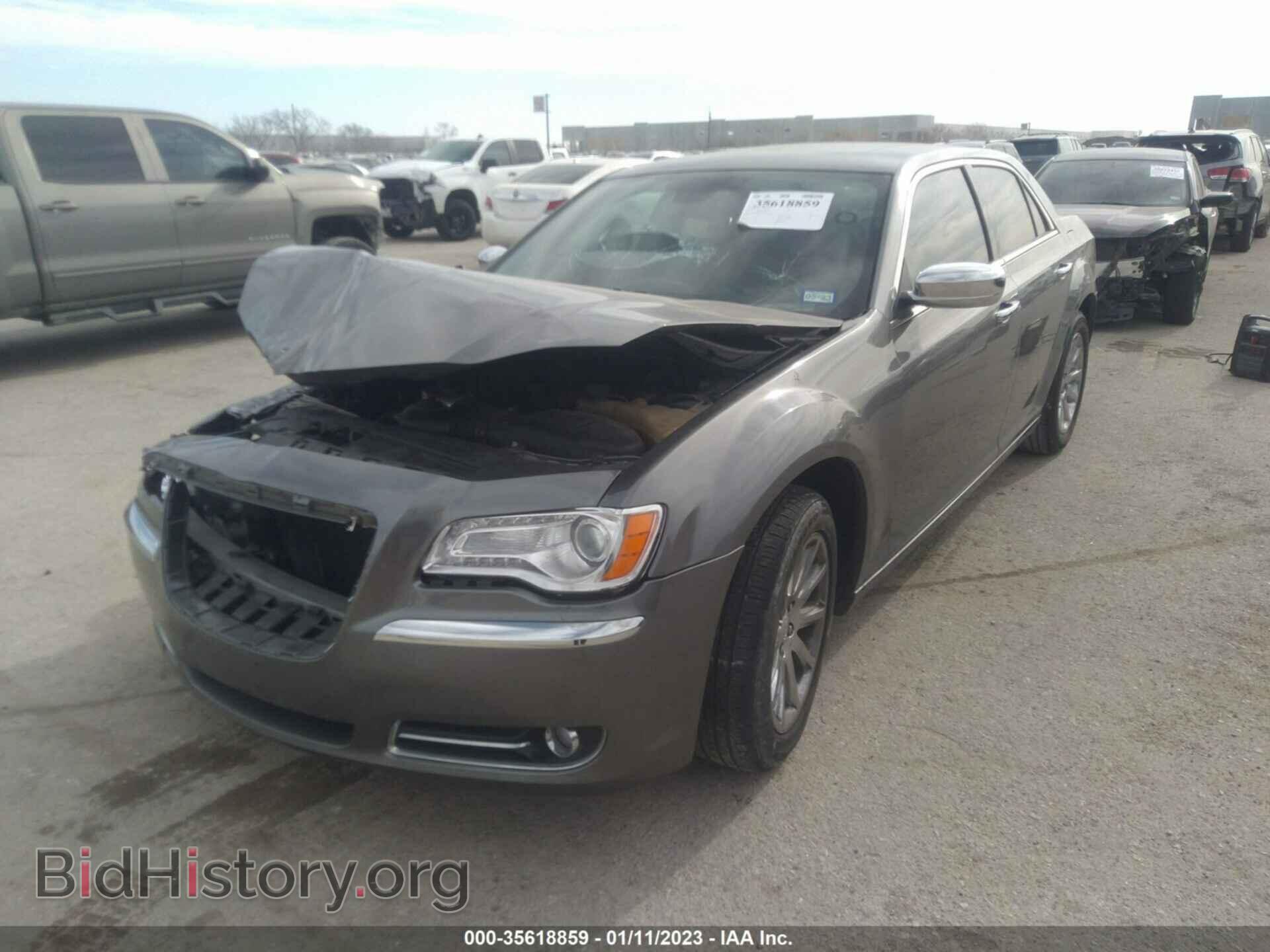 2011 CHRYSLER 300 - VIN: 2C3CA6CT9BH584422 - Фото 2
