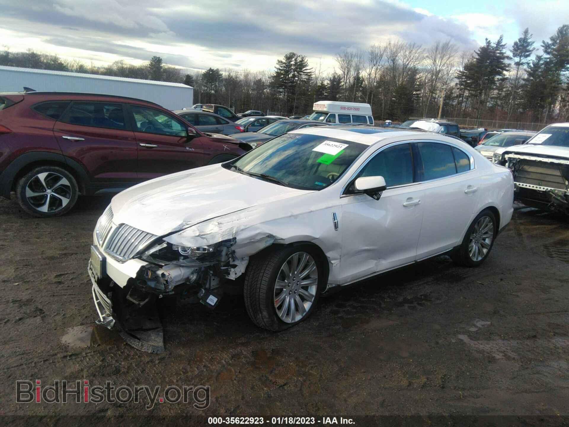 2011 LINCOLN MKS - VIN: 1LNHL9FT2BG610309 - Фото 2