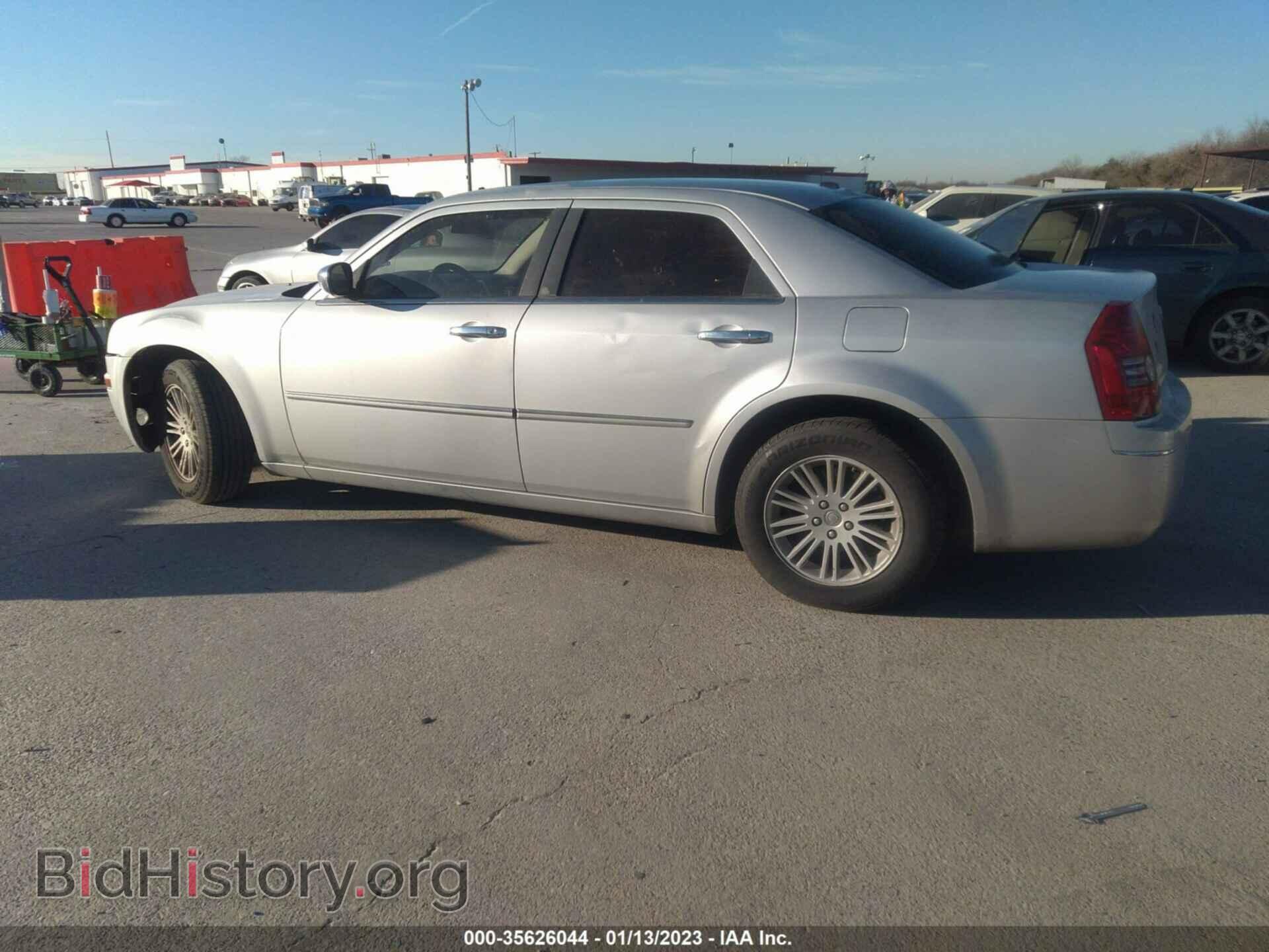2010 CHRYSLER 300 - VIN: 2C3CA5CV3AH293909 - Фото 3