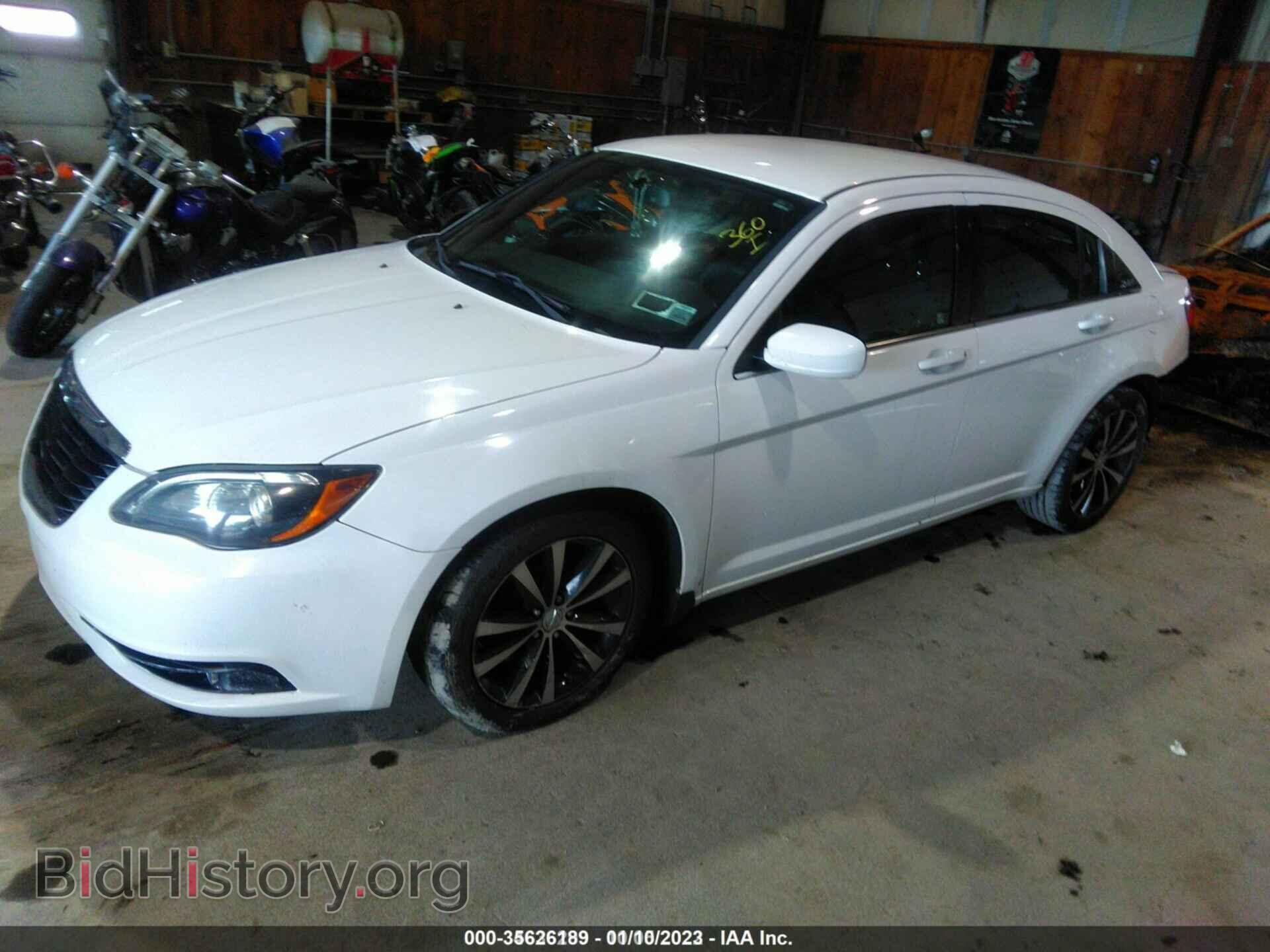 2014 CHRYSLER 200 - VIN: 1C3CCBBG3EN186898 - Фото 2