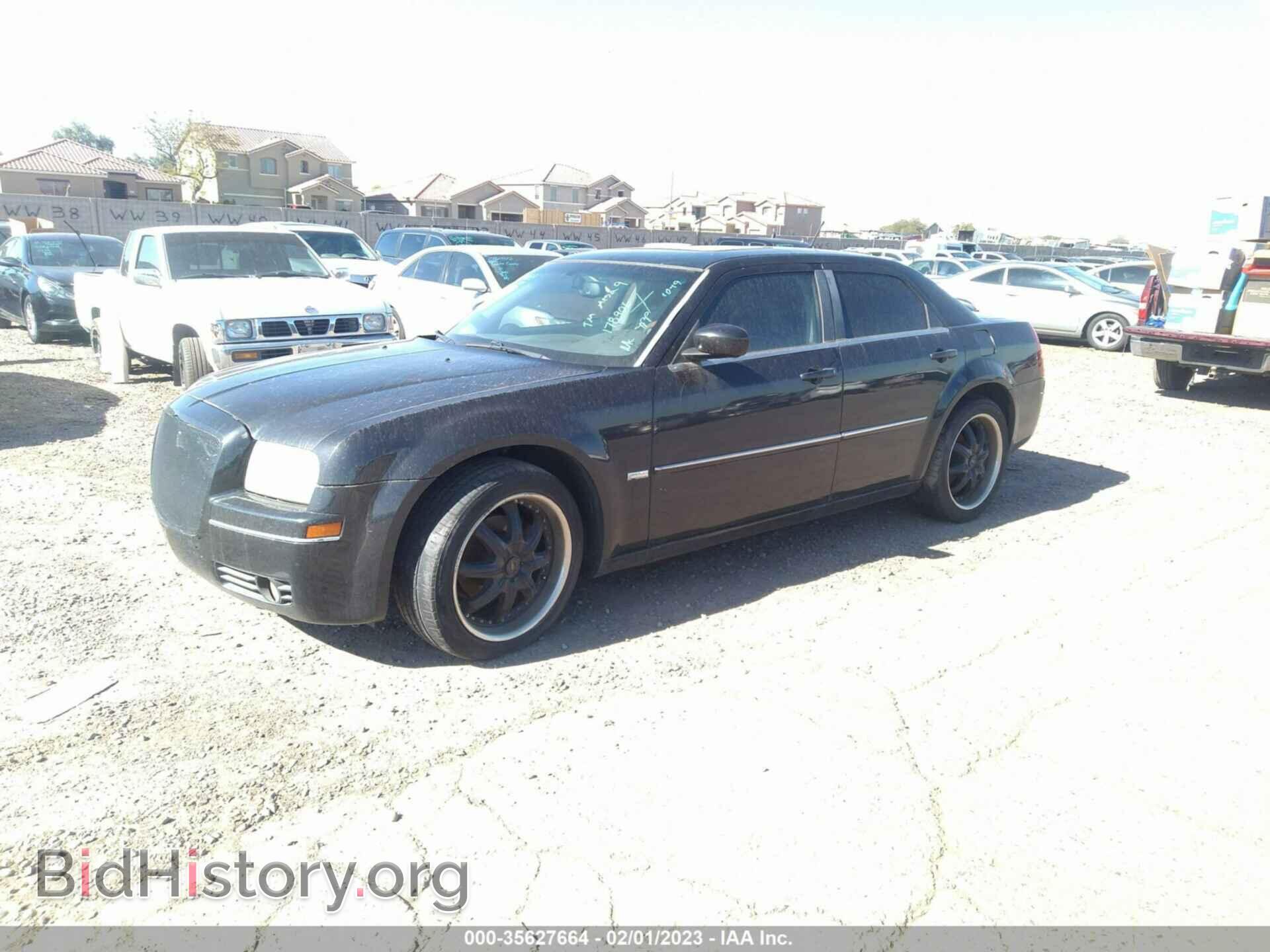 2008 CHRYSLER 300 - VIN: 2C3LA53G98H178906 - Фото 2