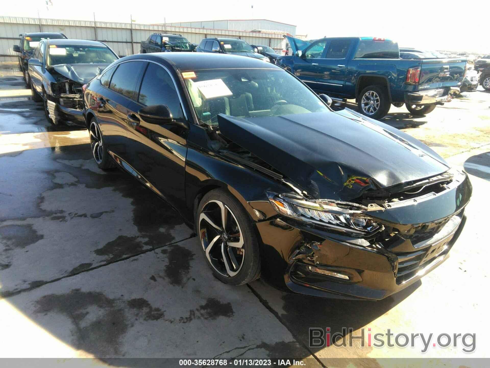 Photo 1HGCV1F30JA217261 - HONDA ACCORD SEDAN 2018