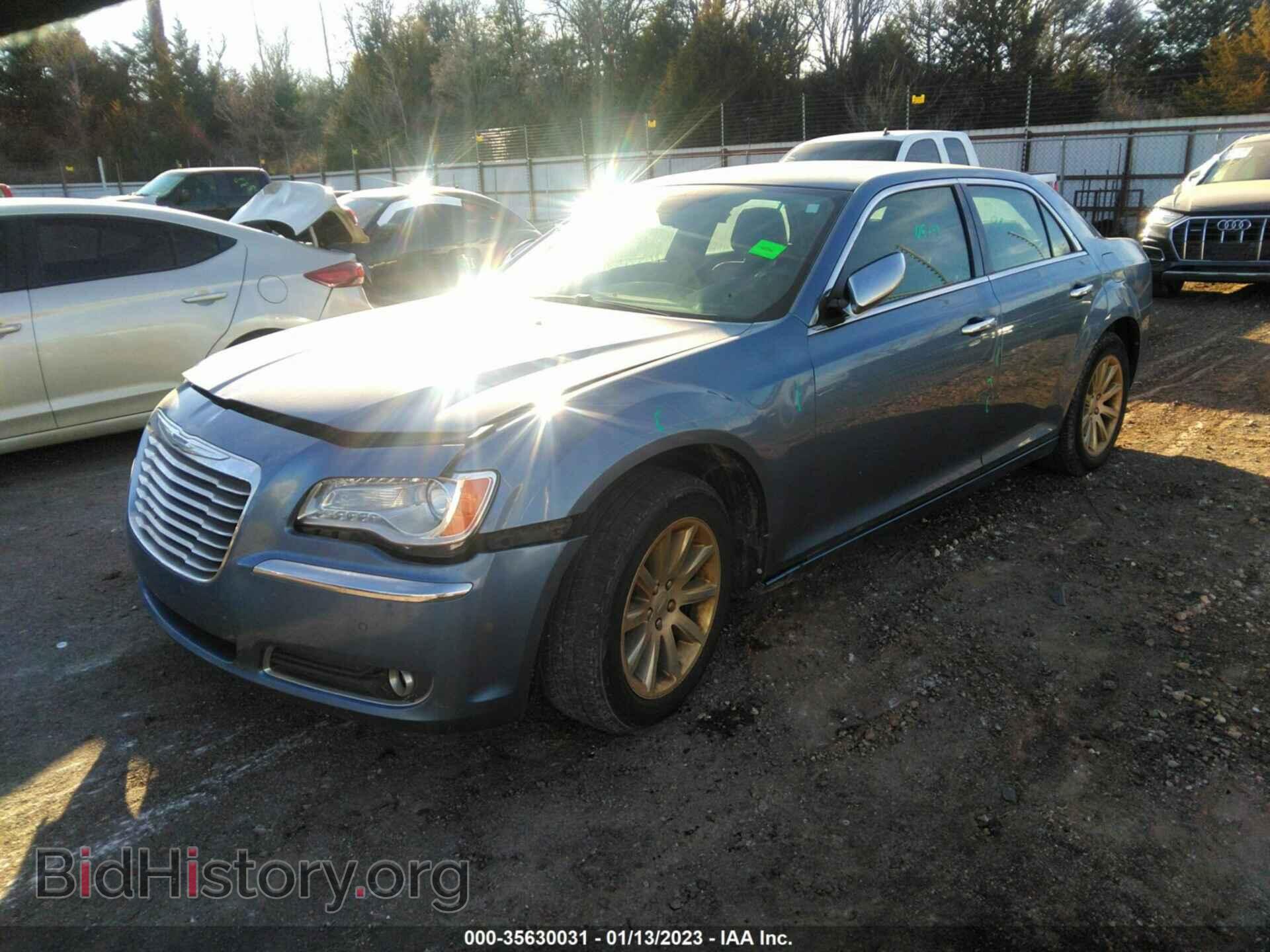 2011 CHRYSLER 300 - VIN: 2C3CA6CT0BH547646 - Фото 2