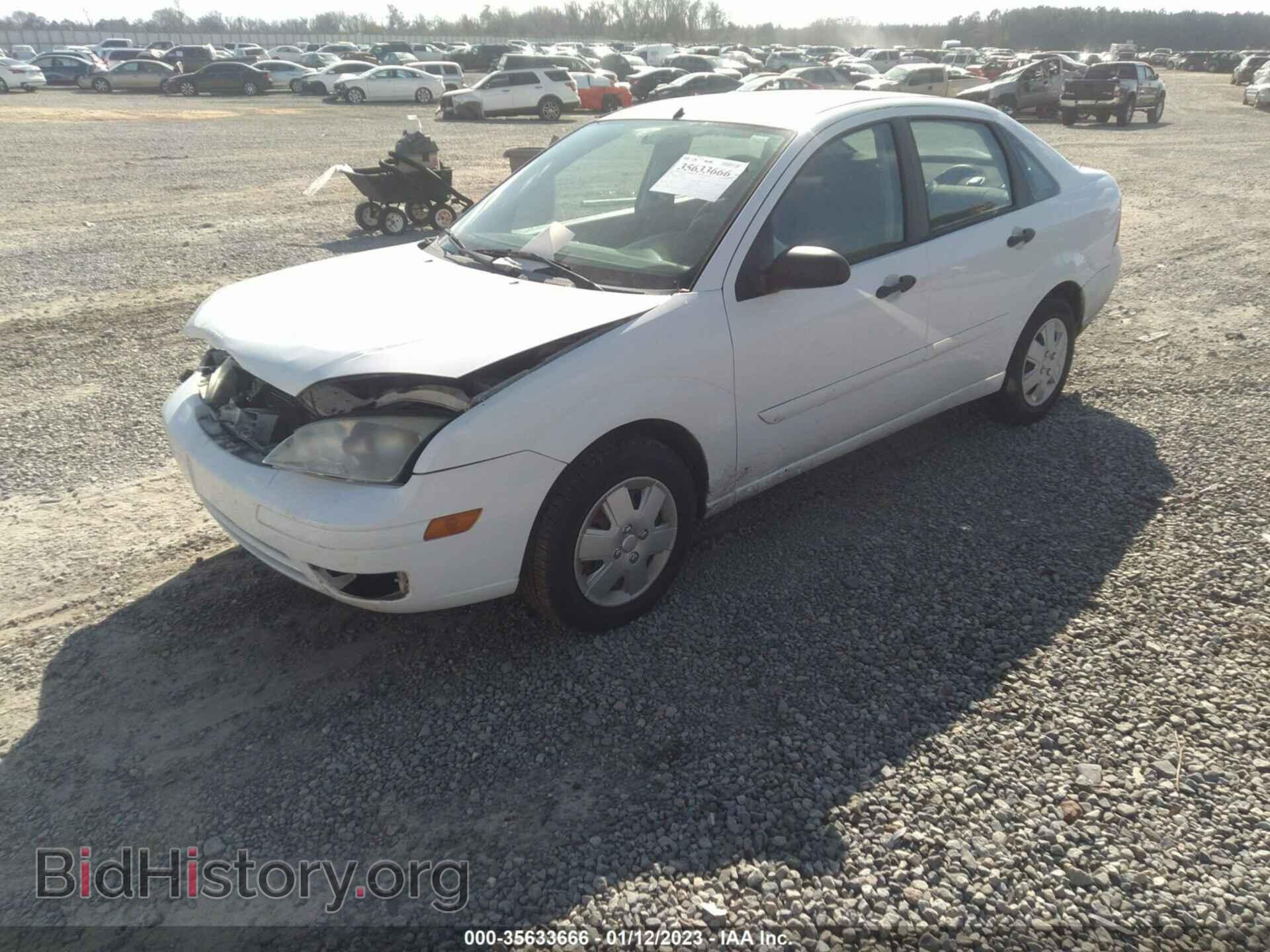 2007 FORD FOCUS - VIN: 1FAHP34N77W270216 - Photo 2