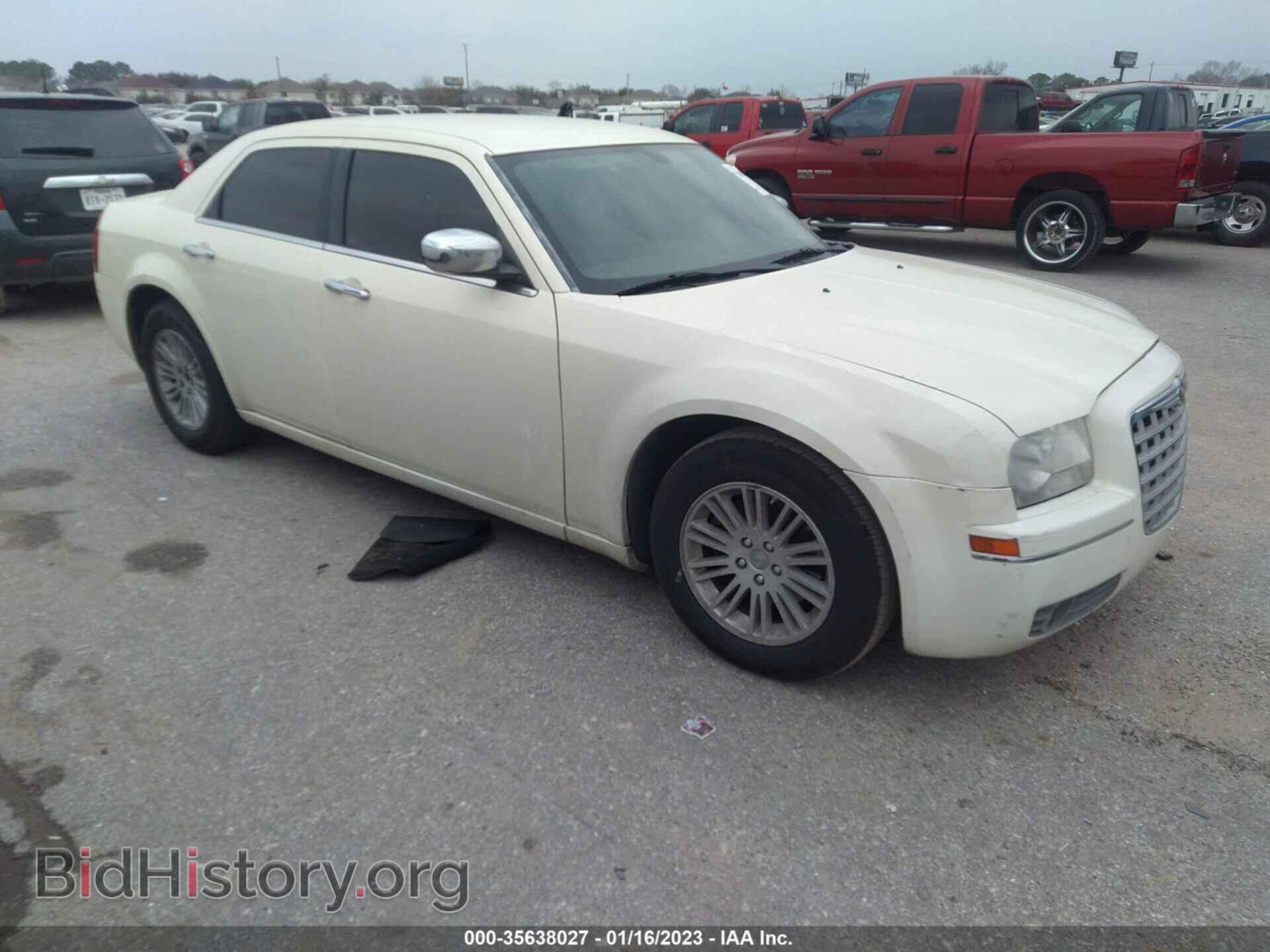 Photo 2C3CA4CD8AH329739 - CHRYSLER 300 2010