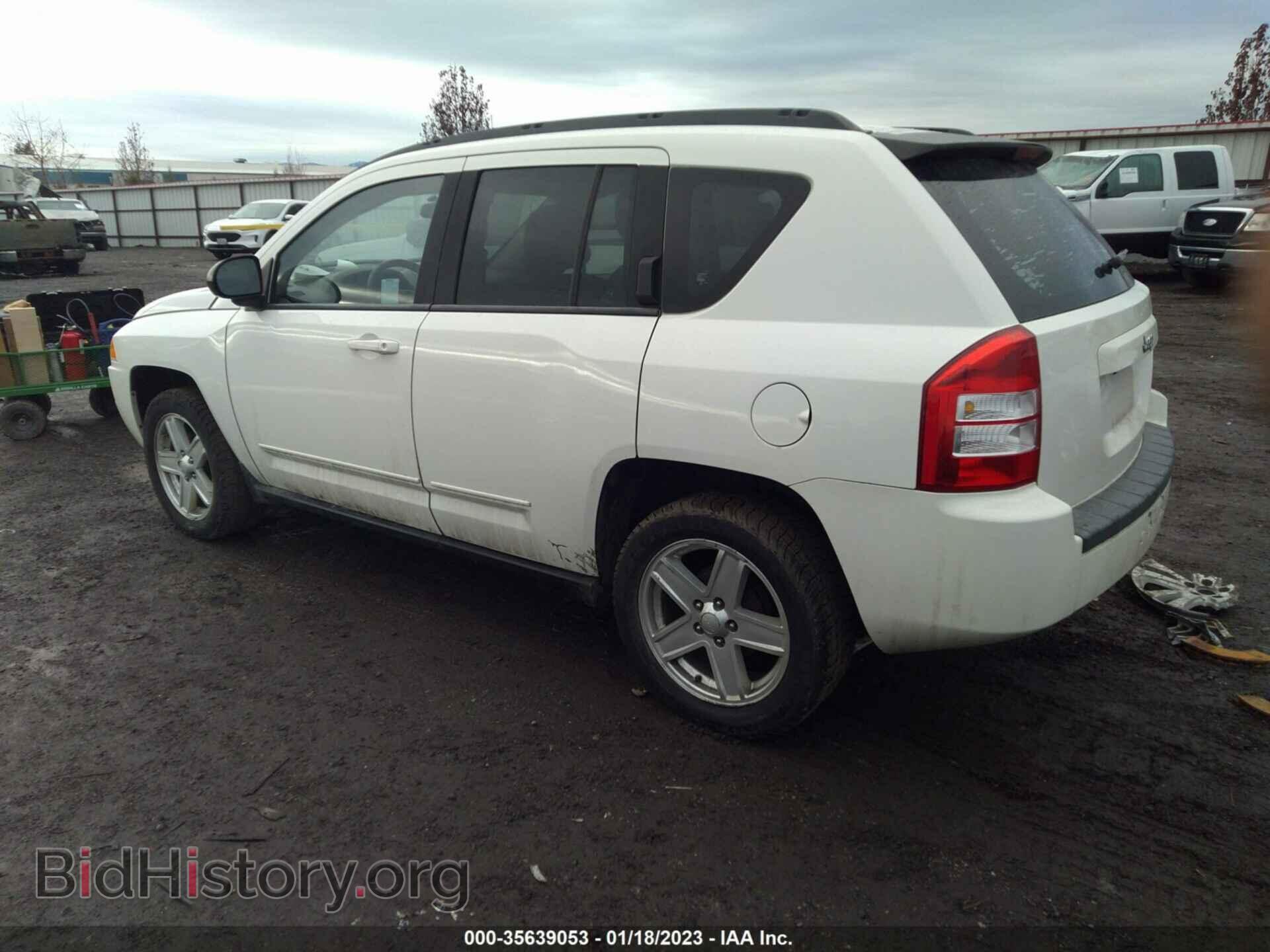 2010 JEEP COMPASS - VIN: 1J4NT4FB7AD558400 - Фото 3