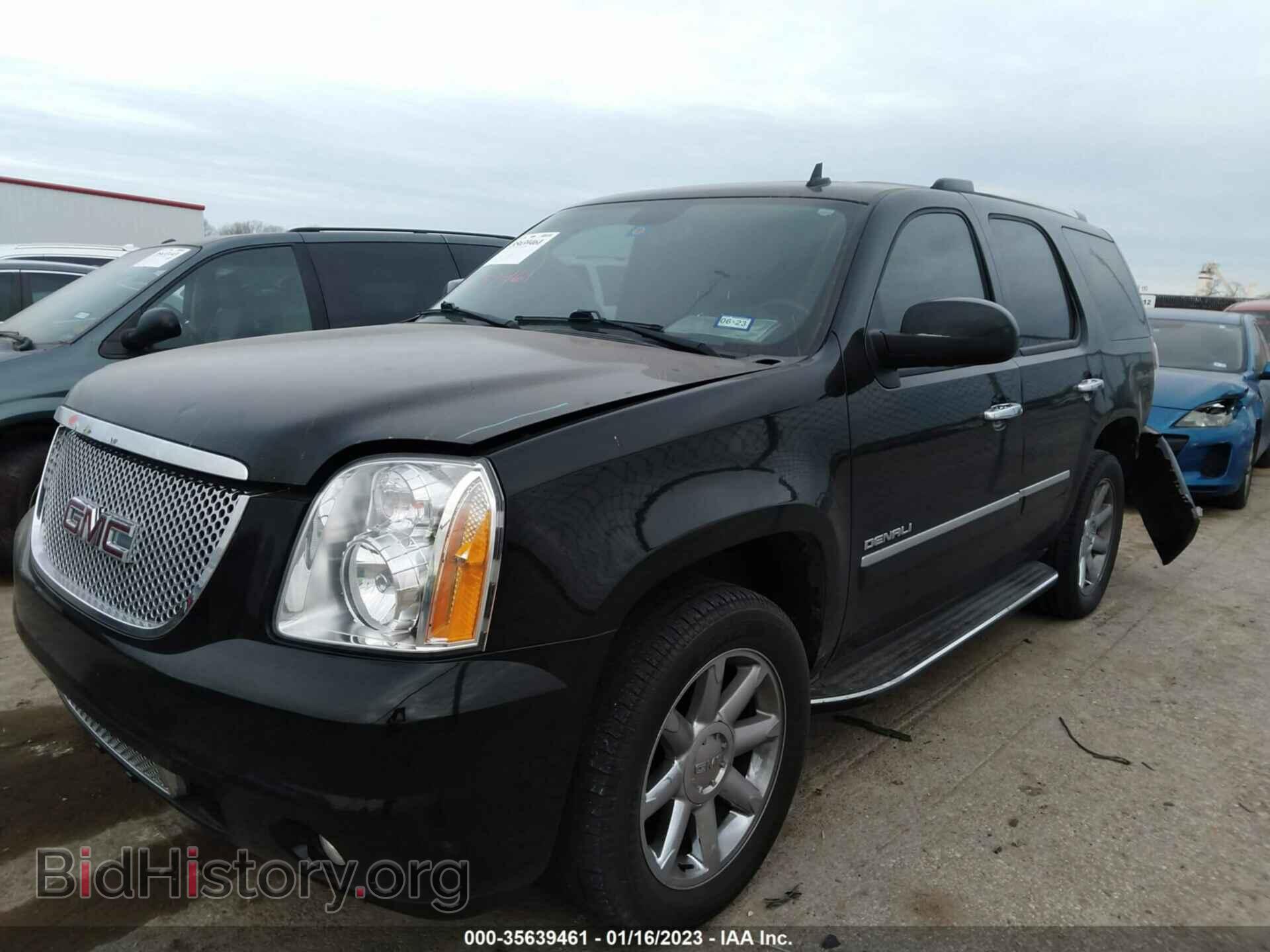 2011 GMC YUKON - VIN: 1GKS2EEF8BR245709 - Photo 2