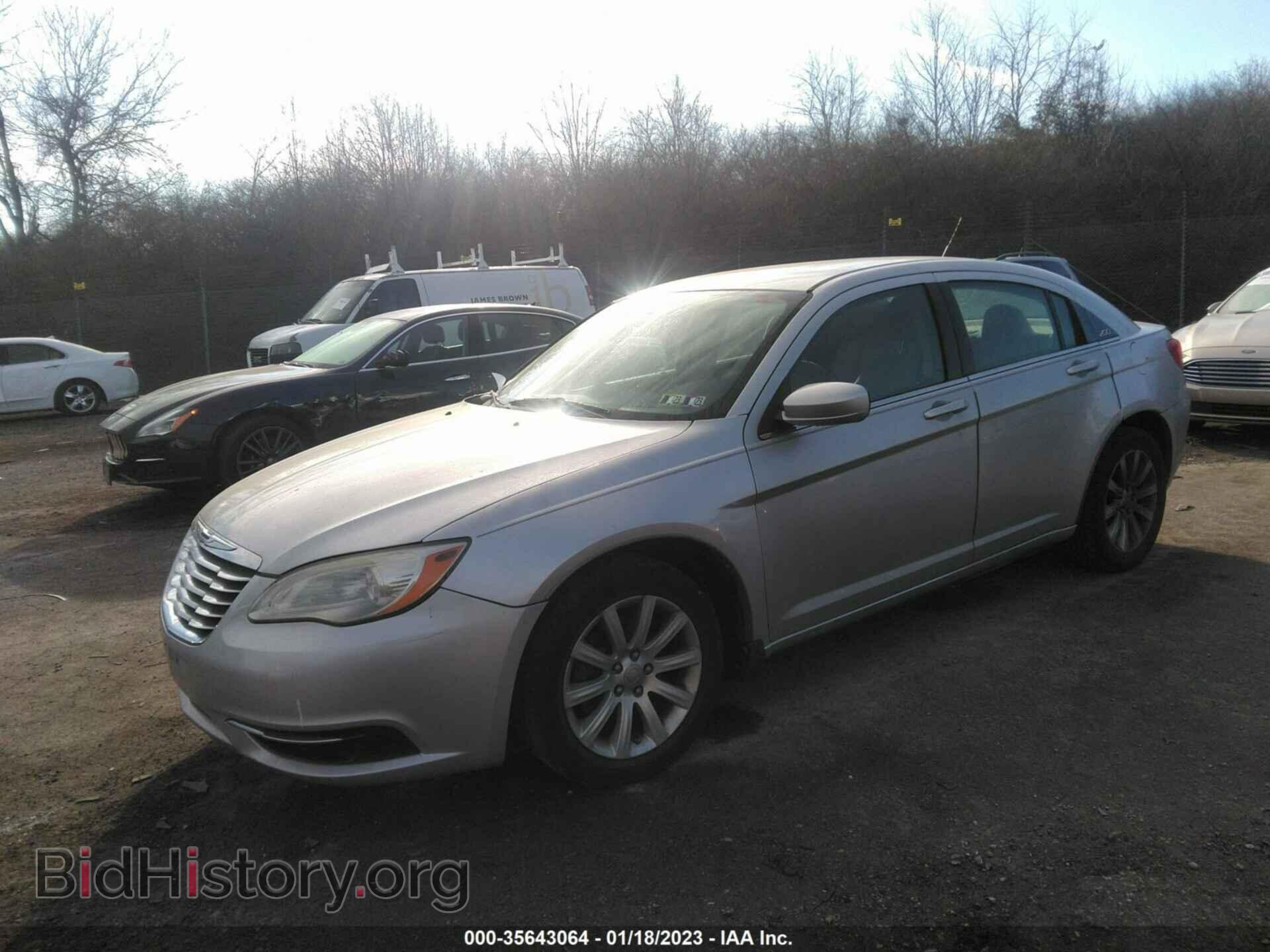 2011 CHRYSLER 200 - VIN: 1C3BC1FG9BN525742 - Фото 2
