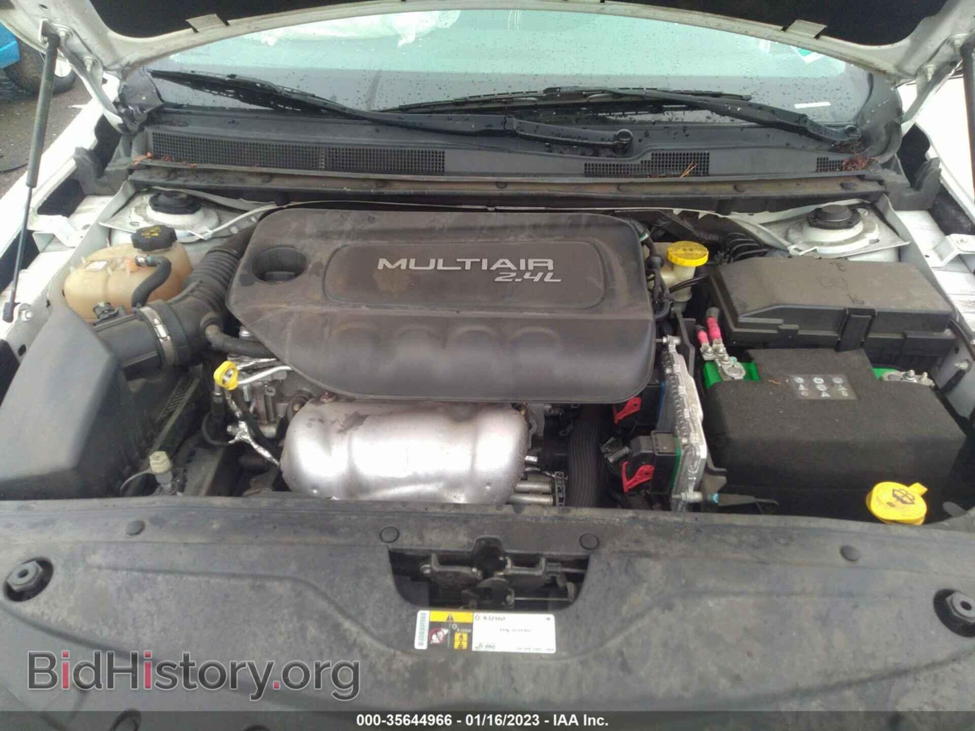 2015 CHRYSLER 200 - VIN: 1C3CCCAB7FN633066 - Фото 10