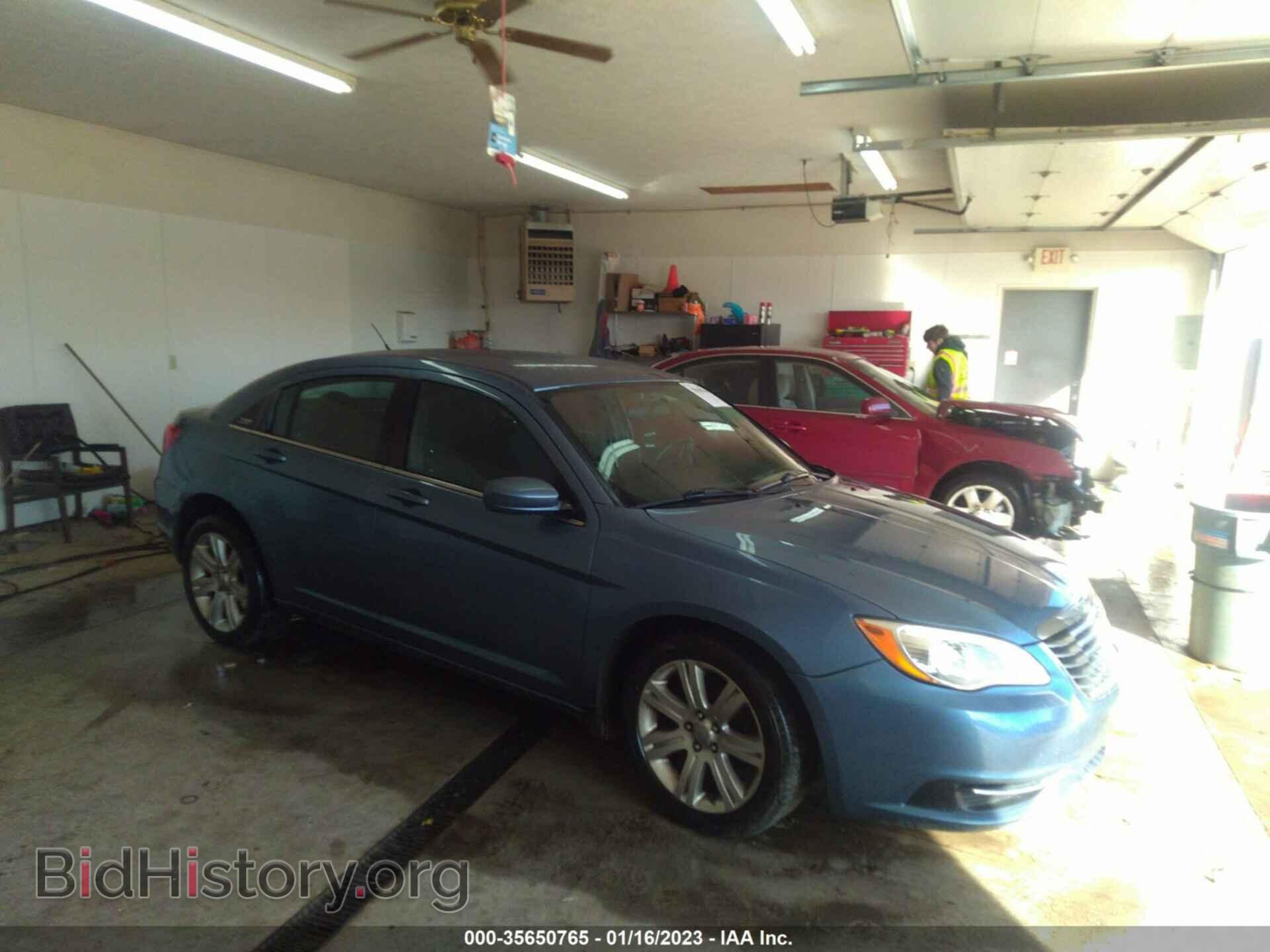 Photo 1C3BC1FB1BN613141 - CHRYSLER 200 2011