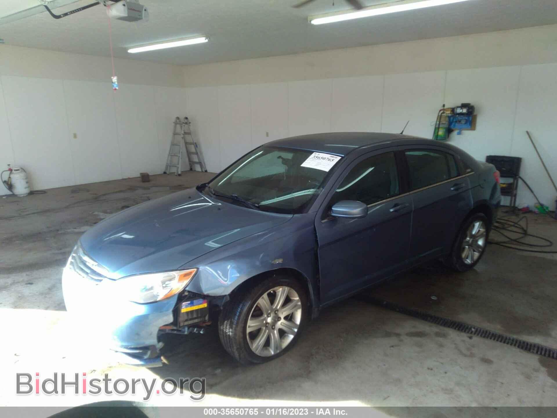 2011 CHRYSLER 200 - VIN: 1C3BC1FB1BN613141 - Фото 2