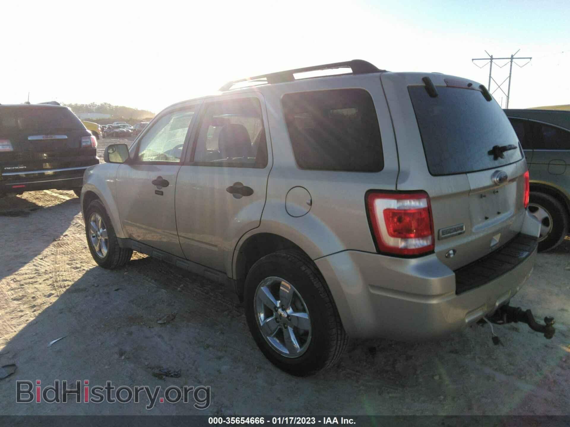 2010 FORD ESCAPE - VIN: 1FMCU0D74AKC47421 - Фото 3