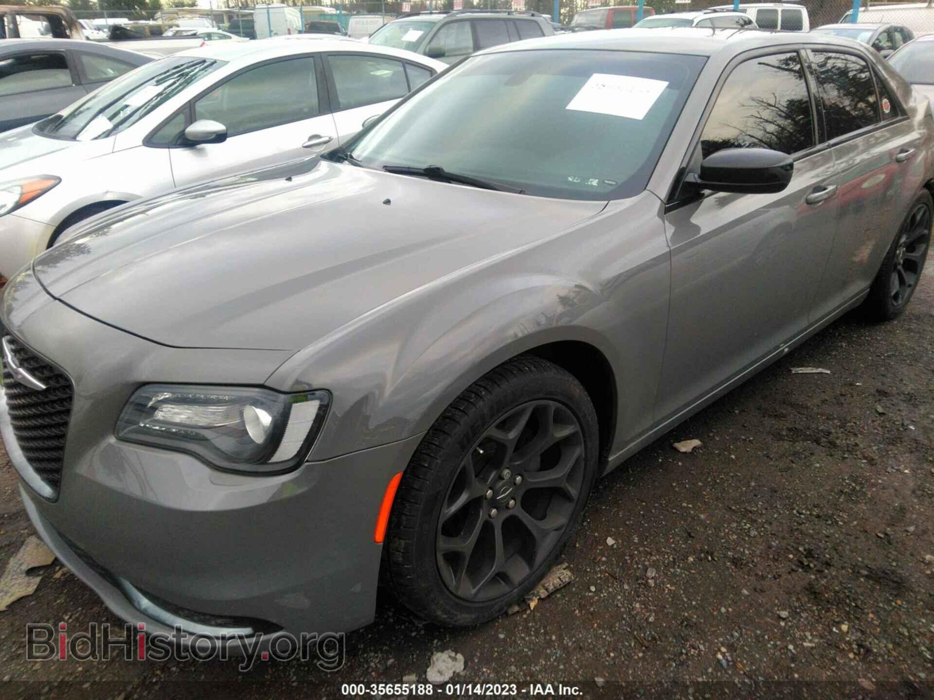 2019 CHRYSLER 300 - VIN: 2C3CCAAG3KH609902 - Фото 2