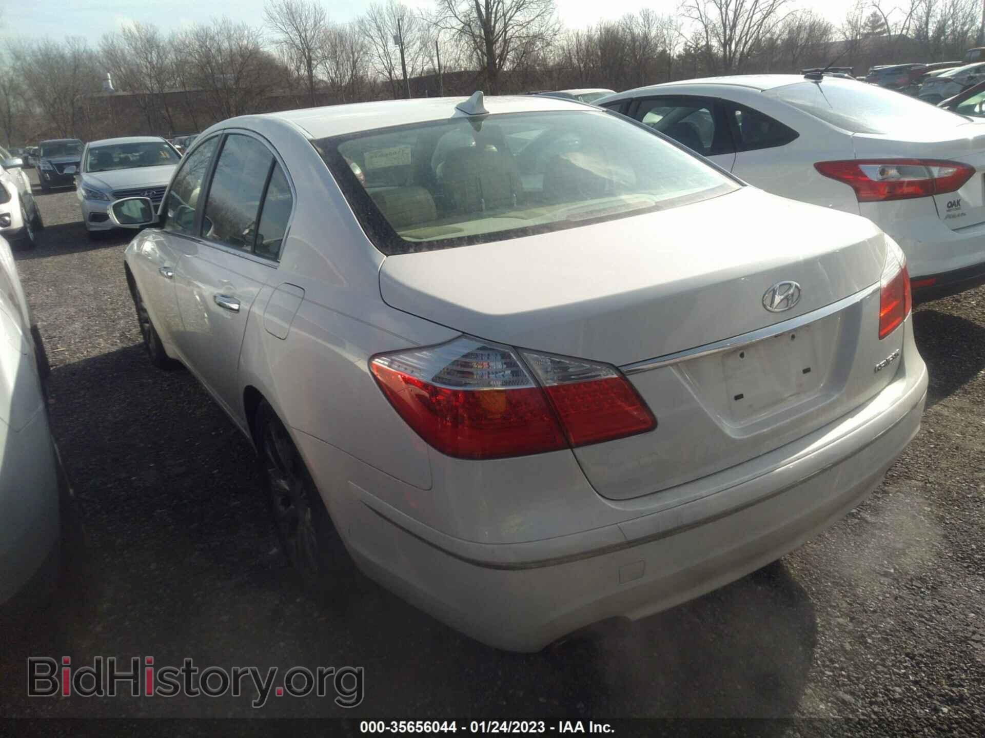 2011 HYUNDAI GENESIS - VIN: KMHGC4DE5BU132018 - Фото 3