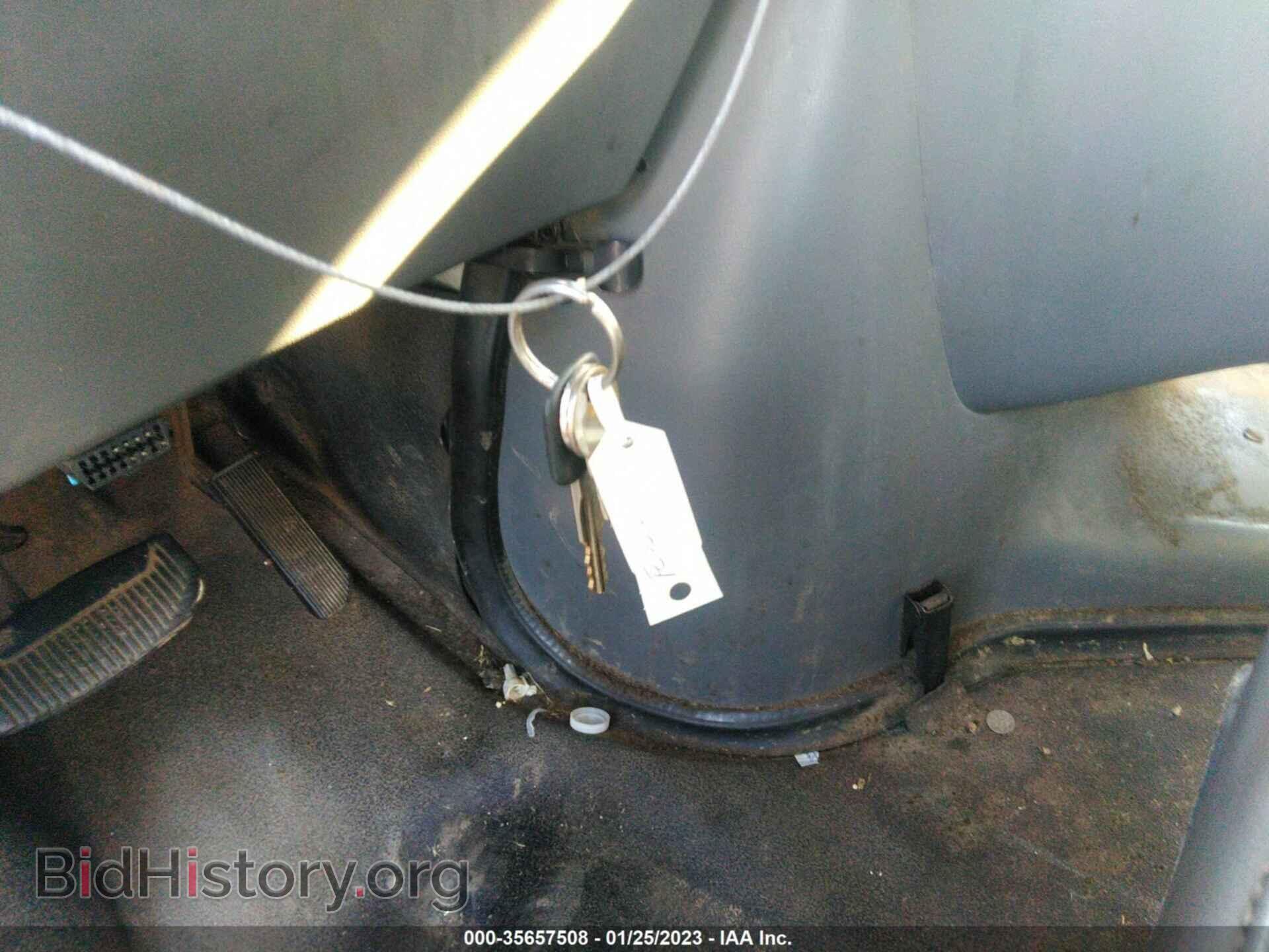 2006 FORD ECONOLINE CARGO VAN - VIN: 1FTNE24L06DA91974 - Photo 11