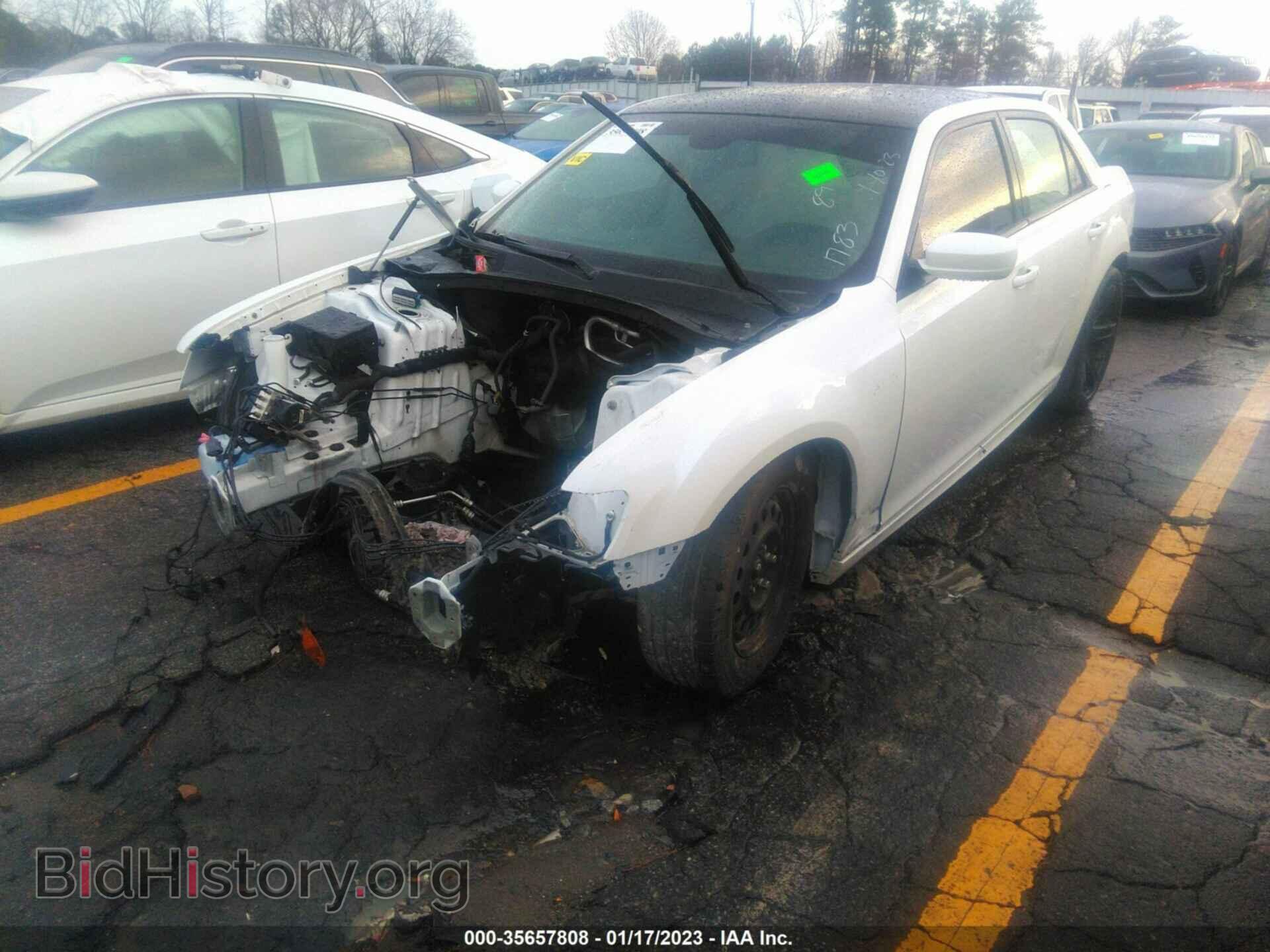 2014 CHRYSLER 300 - VIN: 2C3CCAFJ5EH341783 - Фото 2