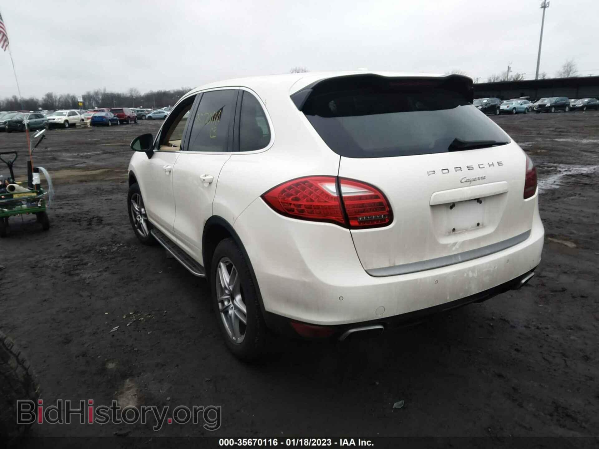 2011 PORSCHE CAYENNE - VIN: WP1AA2A27BLA10408 - Photo 3