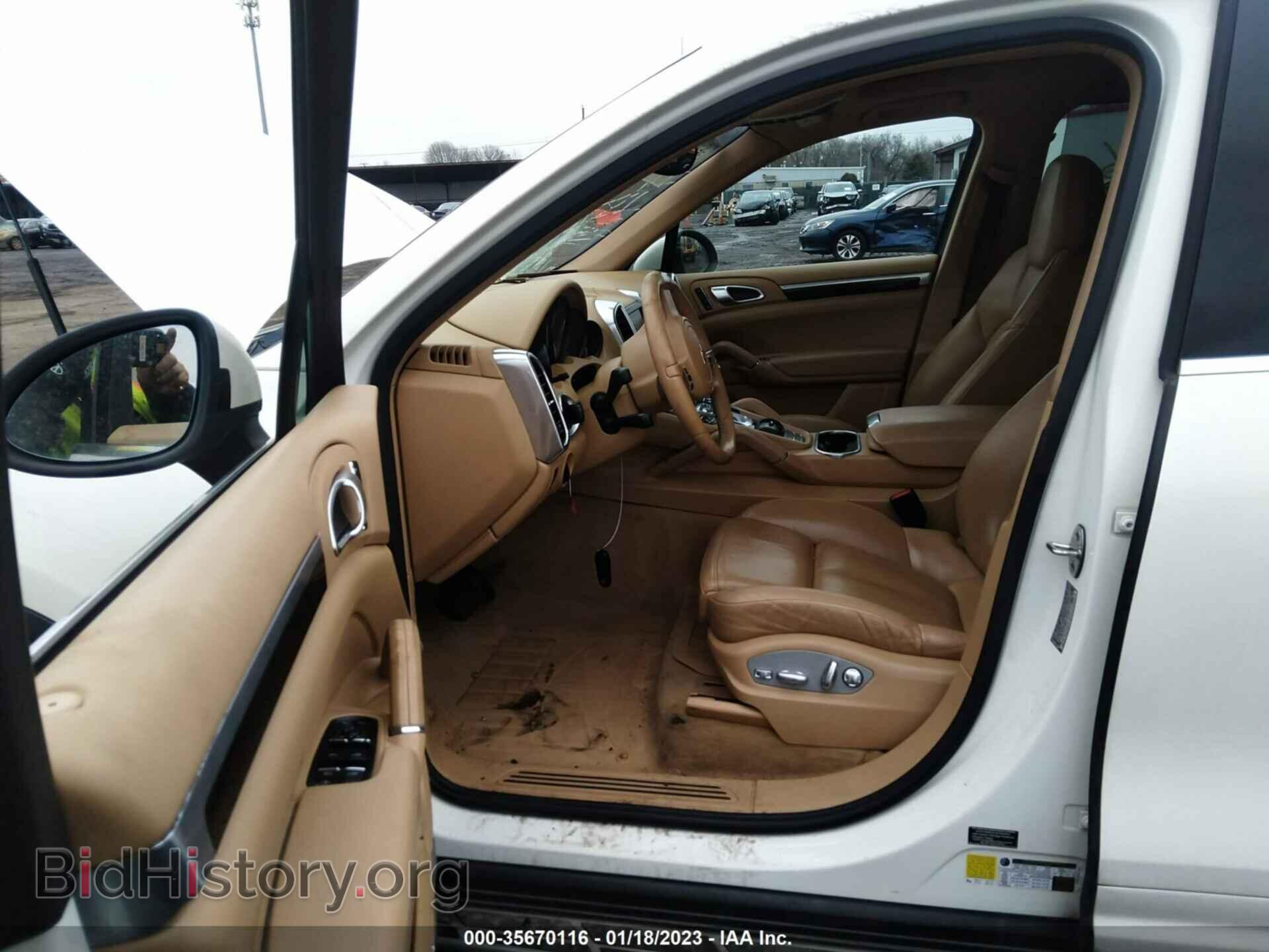 2011 PORSCHE CAYENNE - VIN: WP1AA2A27BLA10408 - Photo 5
