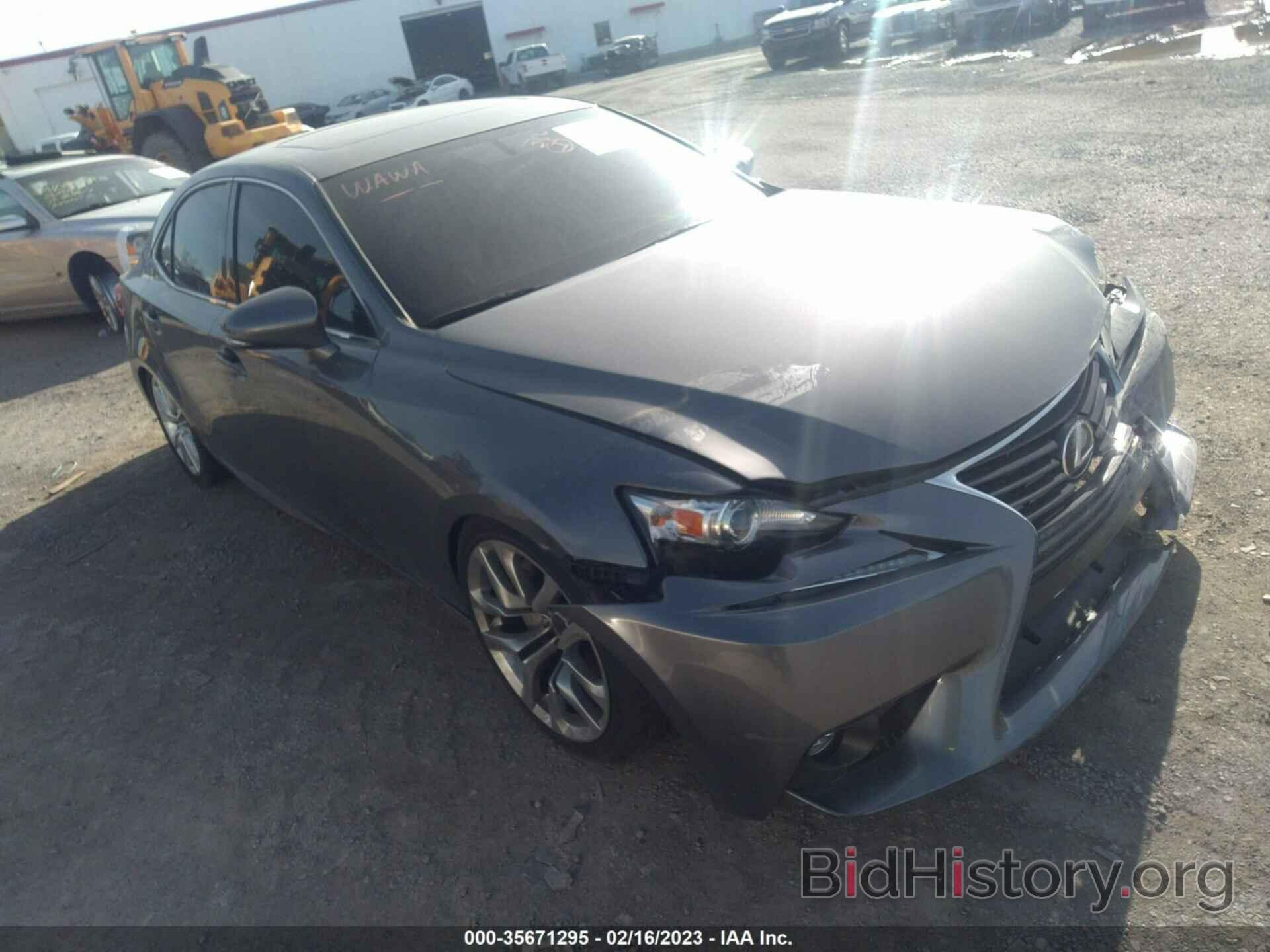 Photo JTHBA1D27G5037145 - LEXUS IS 200T 2016