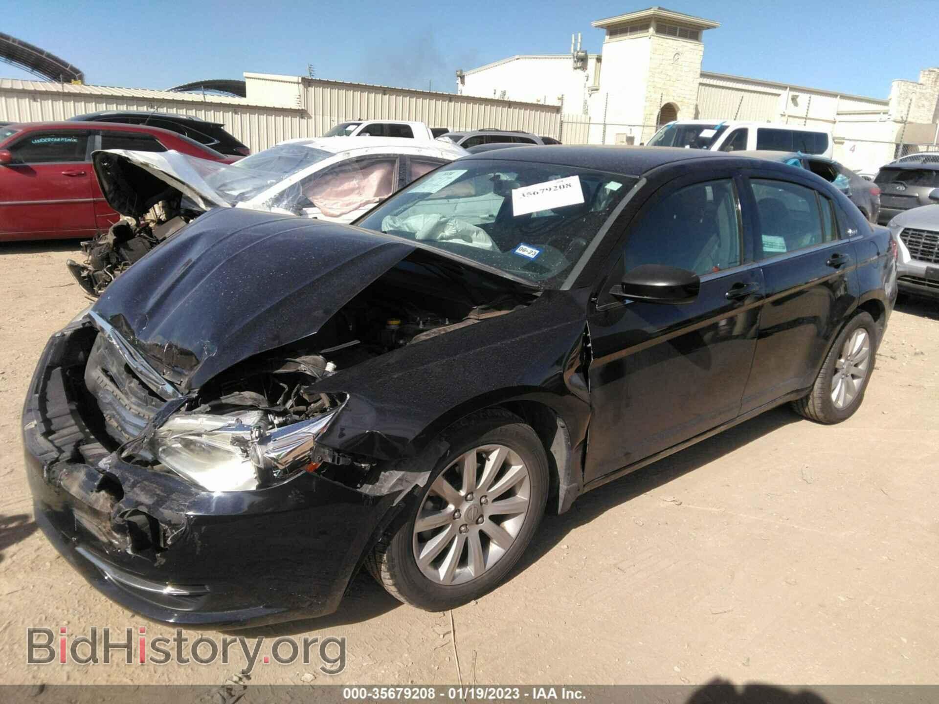 2012 CHRYSLER 200 - VIN: 1C3CCBBGXCN262937 - Фото 2