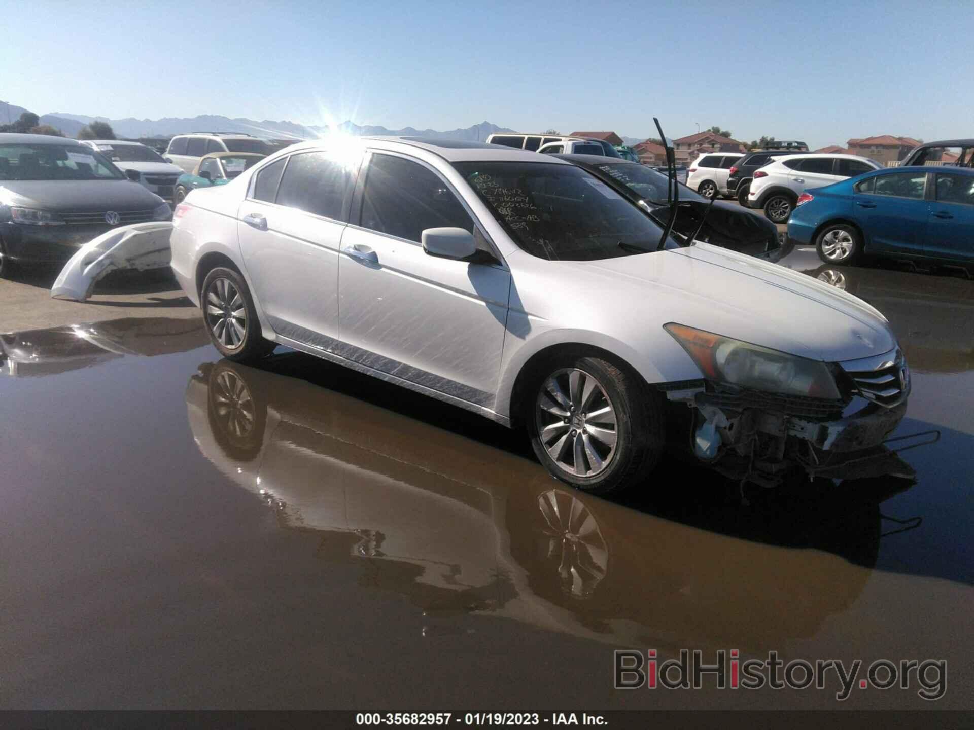 Photo 1HGCP3F7XBA002626 - HONDA ACCORD SDN 2011