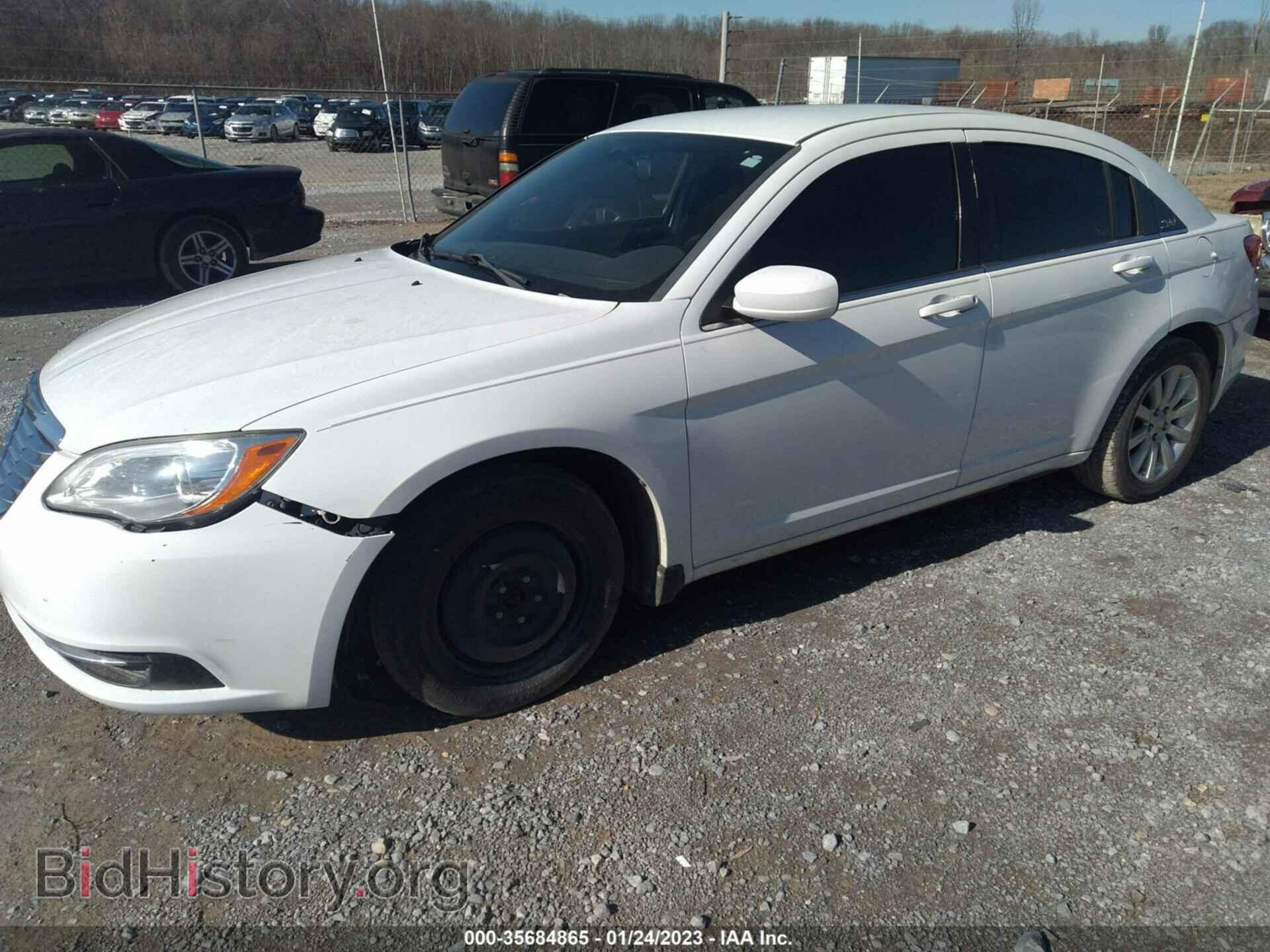 2013 CHRYSLER 200 - VIN: 1C3CCBBB3DN601589 - Photo 2