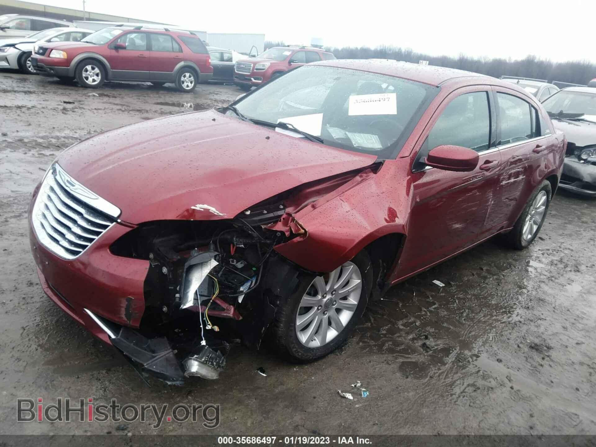 2011 CHRYSLER 200 - VIN: 1C3BC1FB9BN600024 - Фото 2