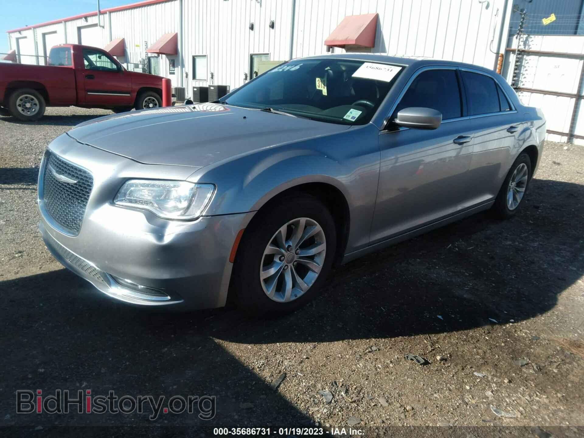 2016 CHRYSLER 300 - VIN: 2C3CCAAG0GH212526 - Фото 2