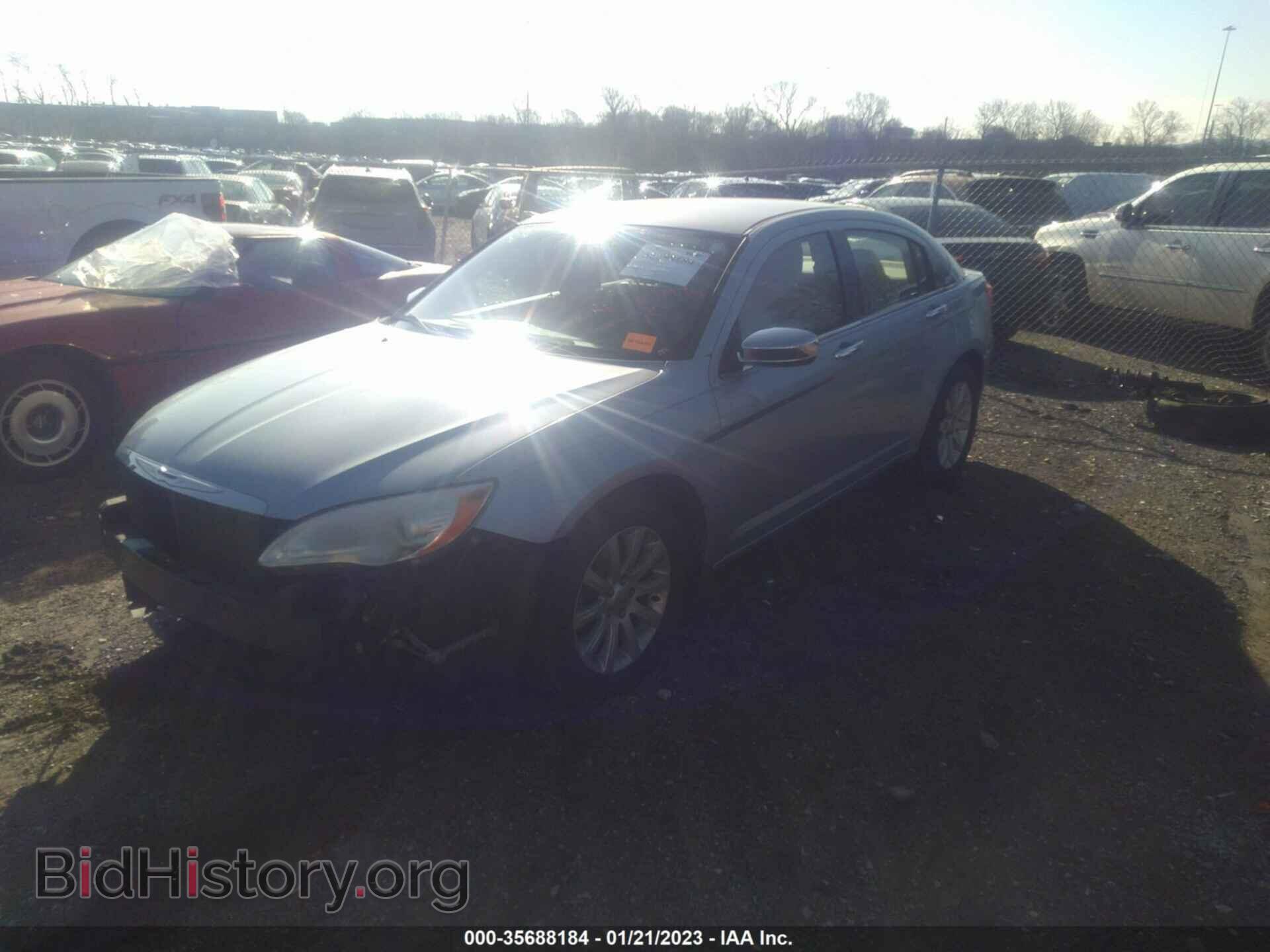2013 CHRYSLER 200 - VIN: 1C3CCBCG7DN767947 - Photo 2