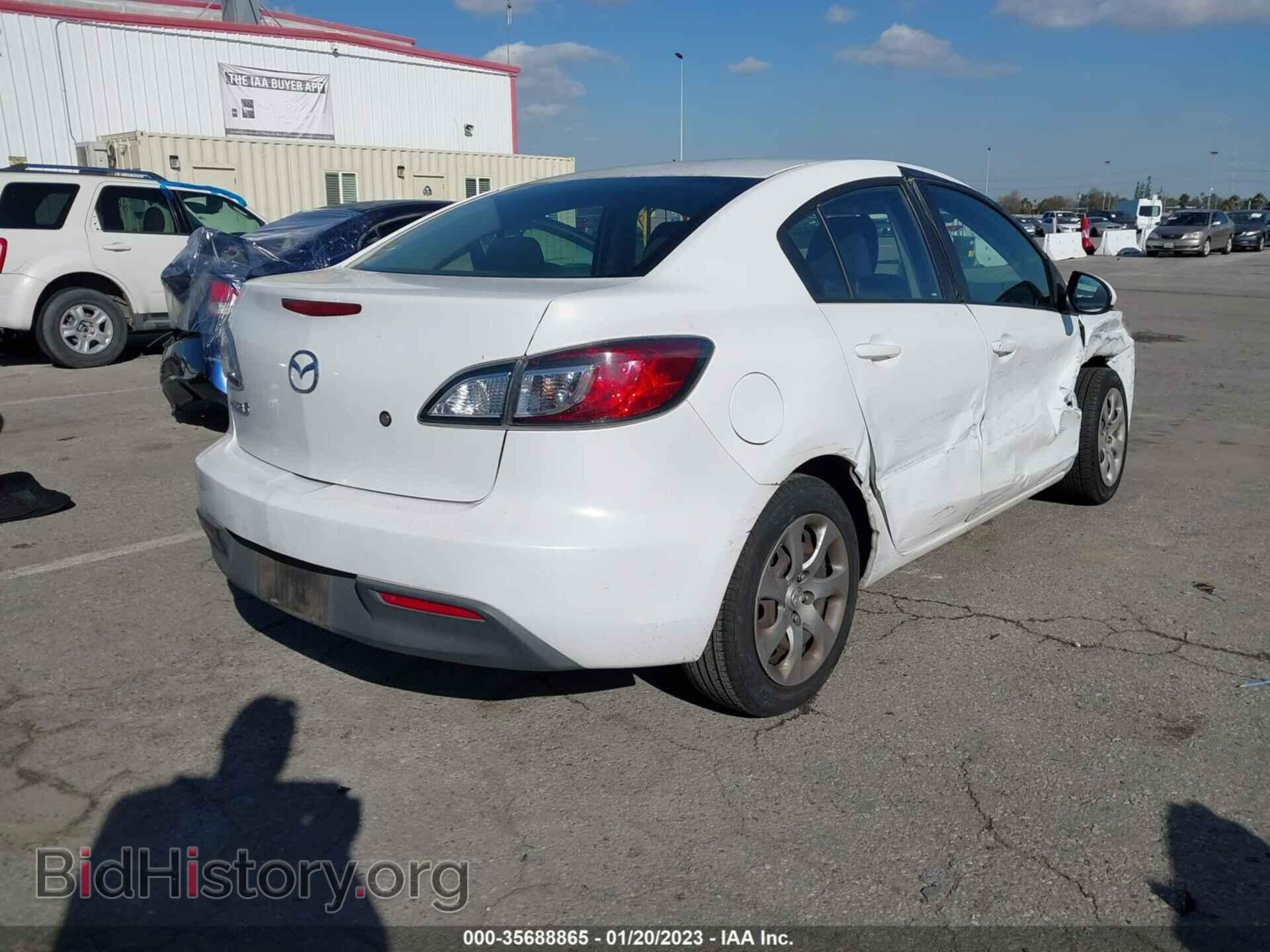 2011 MAZDA MAZDA3 - VIN: JM1BL1UG1B1411885 - Фото 4