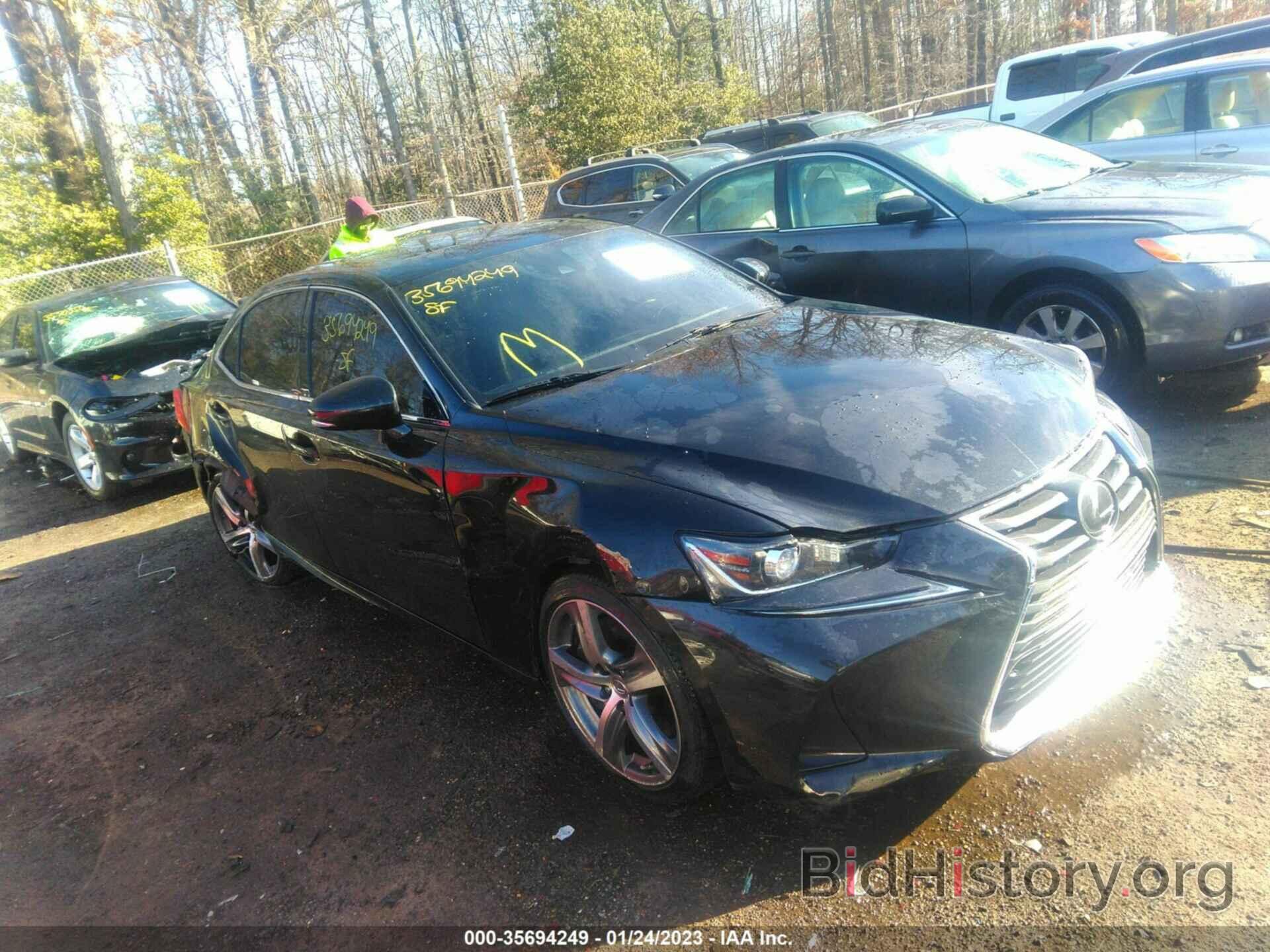 Photo JTHC81D28J5028123 - LEXUS IS 2018