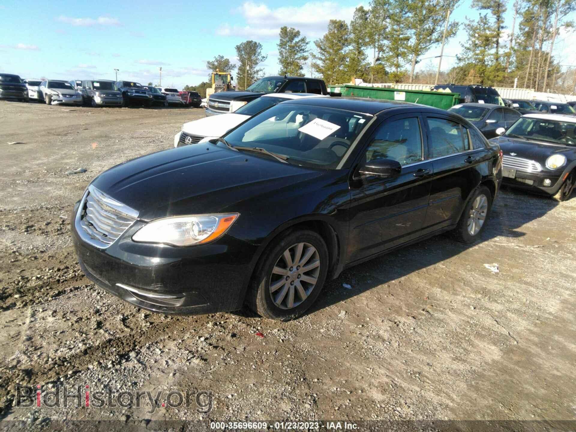 2013 CHRYSLER 200 - VIN: 1C3CCBBB7DN713909 - Photo 2