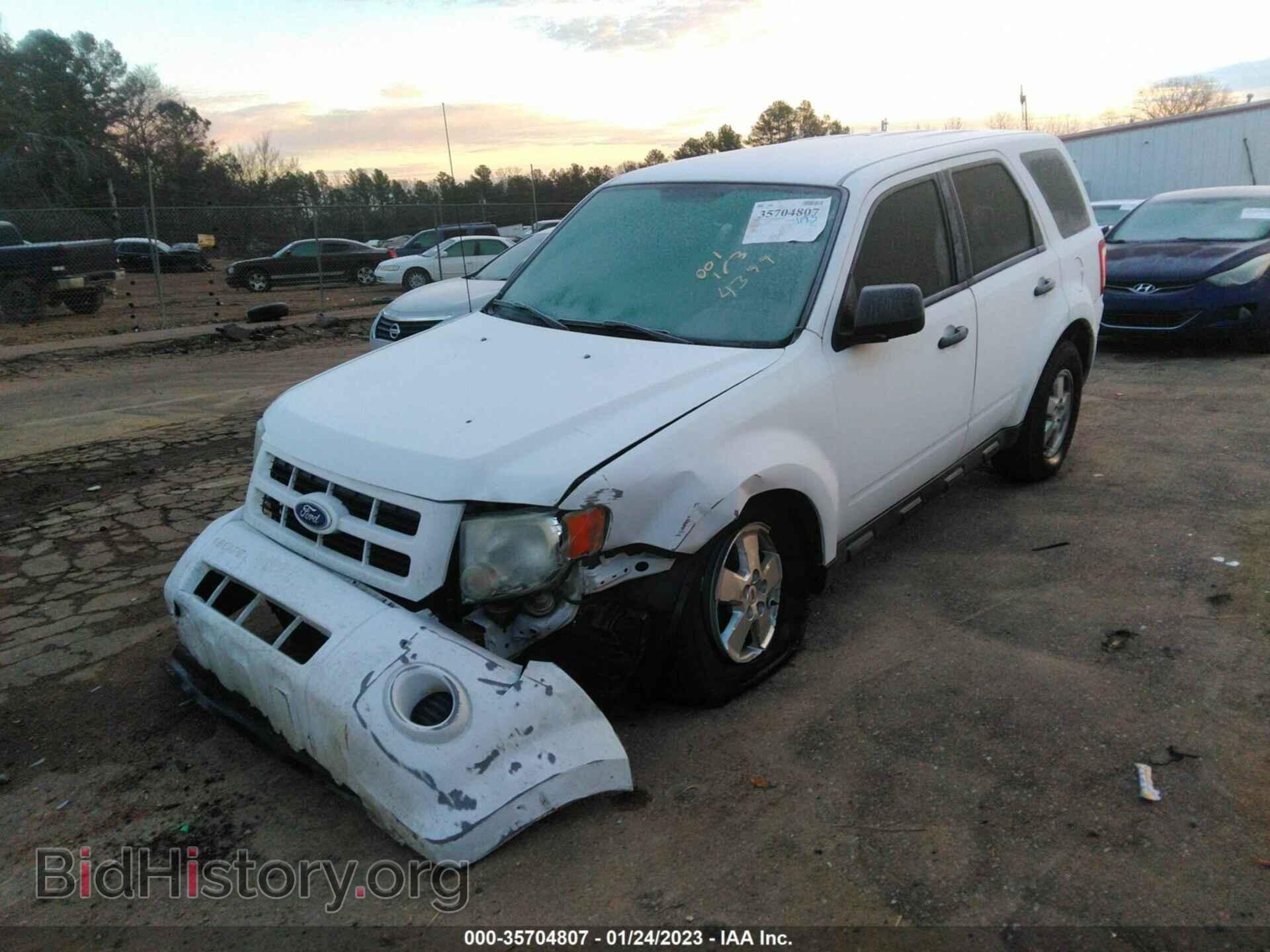 2011 FORD ESCAPE - VIN: 1FMCU9C73BKB04399 - Фото 2