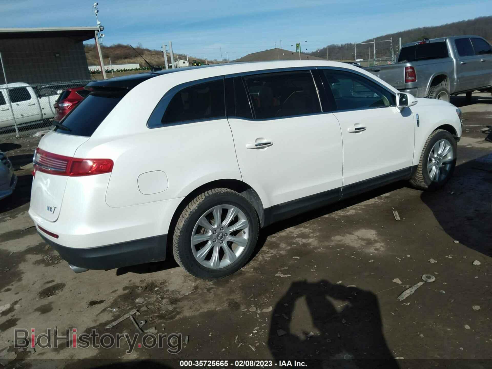 2013 LINCOLN MKT - VIN: 2LMHJ5FK4DBL52847 - Photo 4