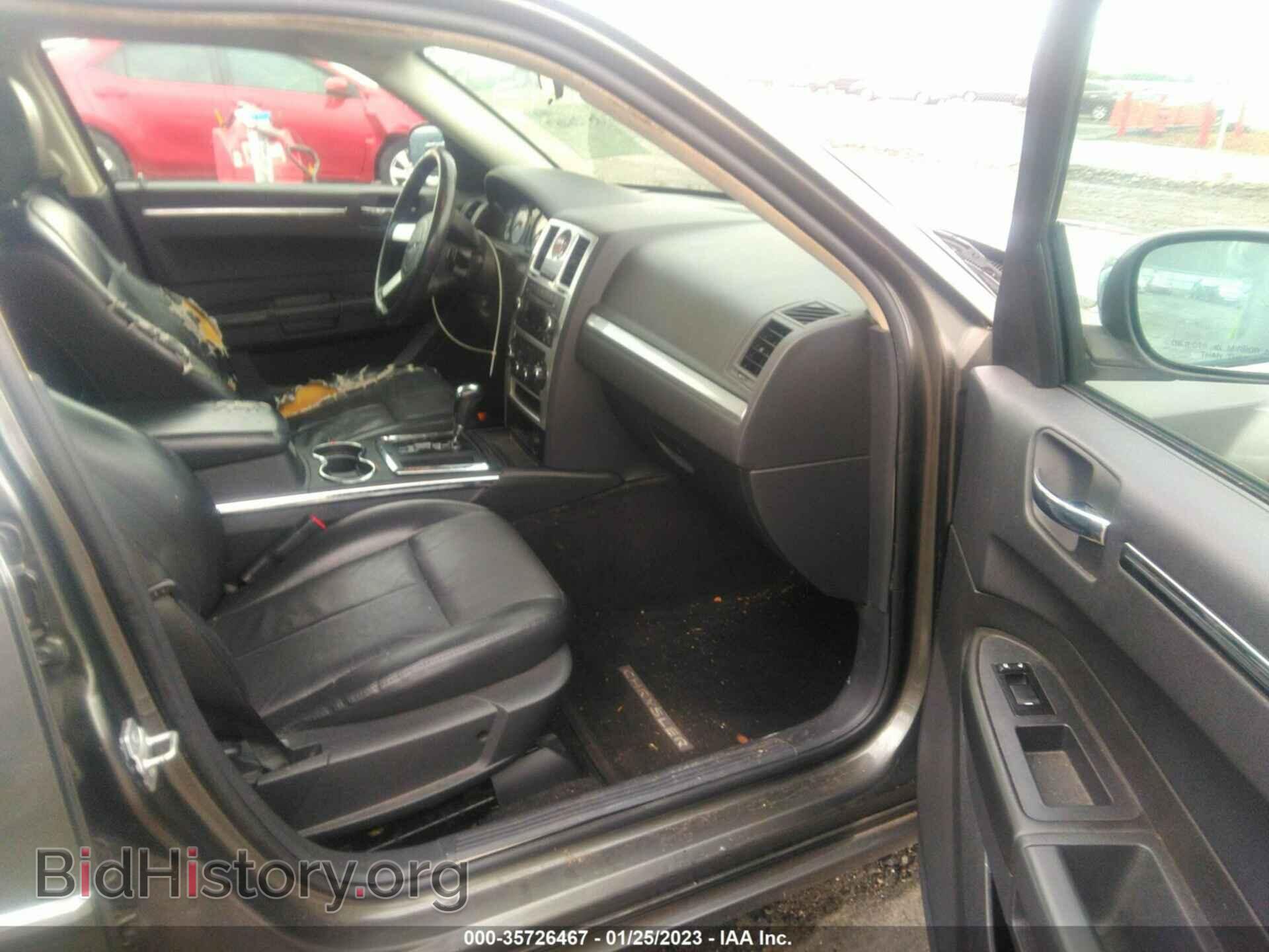 2010 CHRYSLER 300 - VIN: 2C3CA5CV0AH101846 - Фото 5