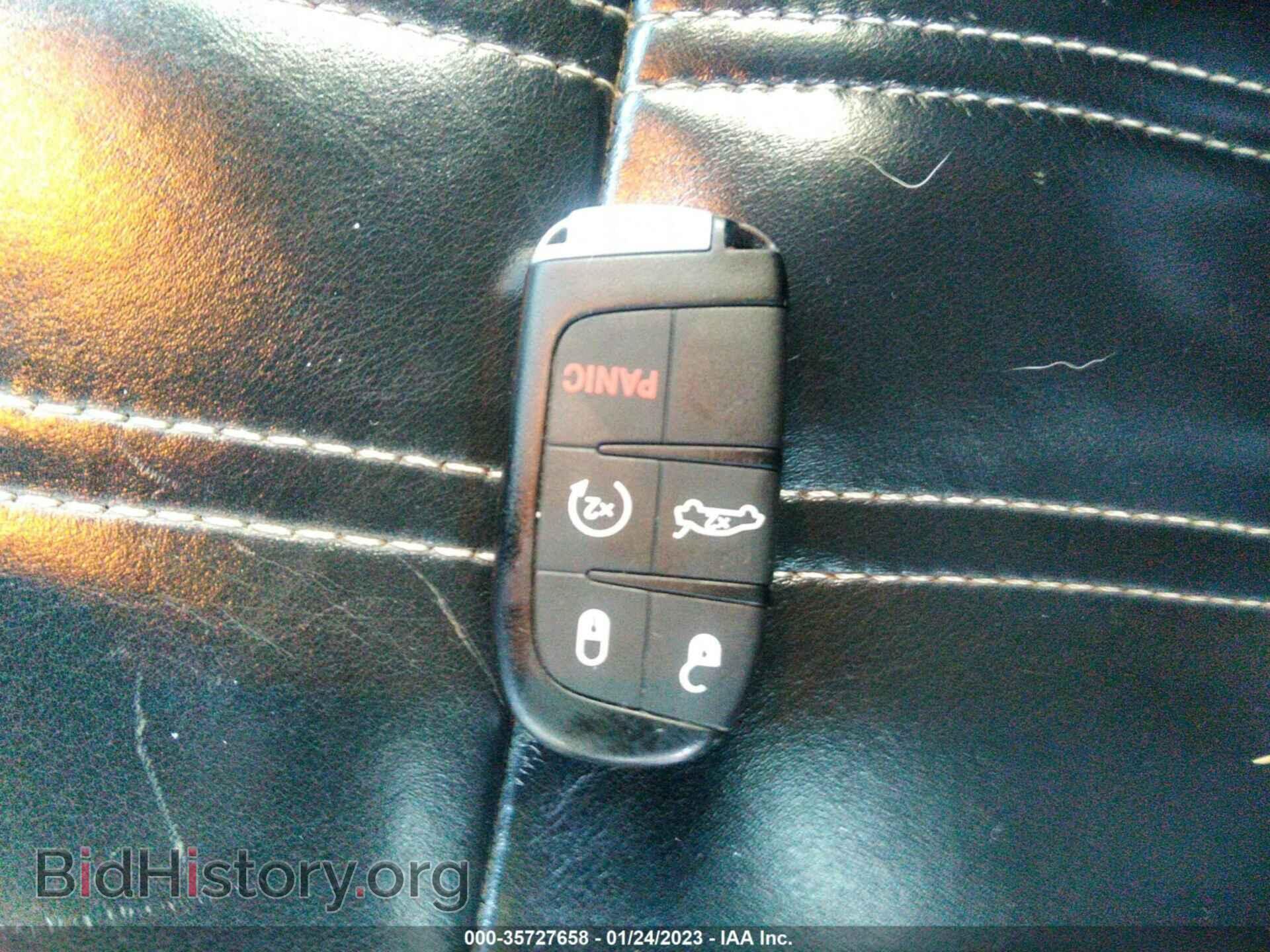 2014 CHRYSLER 300 - VIN: 2C3CCABG7EH365447 - Фото 11
