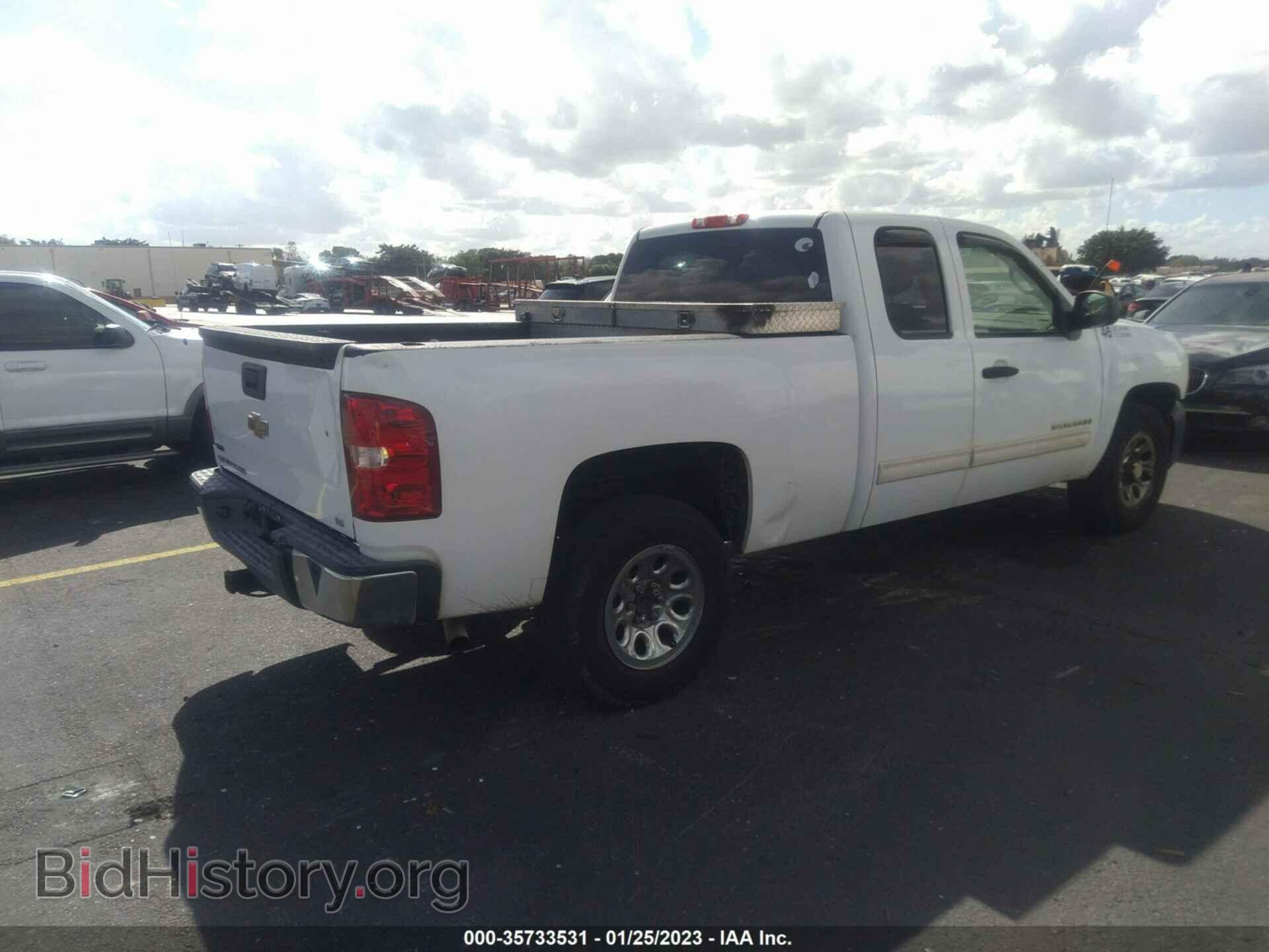2011 CHEVROLET SILVERADO 1500 - VIN: 1GCRCREA6BZ213036 - Фото 4