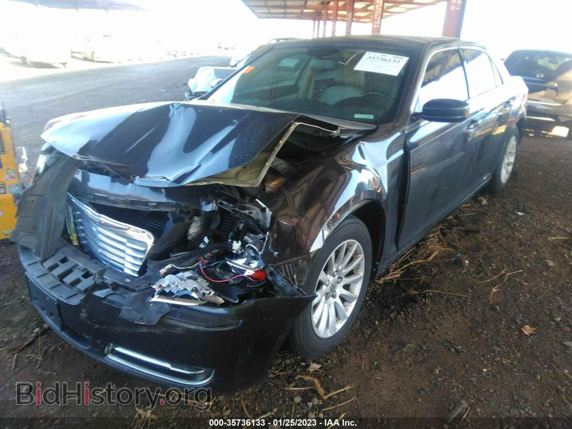 2013 CHRYSLER 300 - VIN: 2C3CCAAG0DH727053 - Фото 2