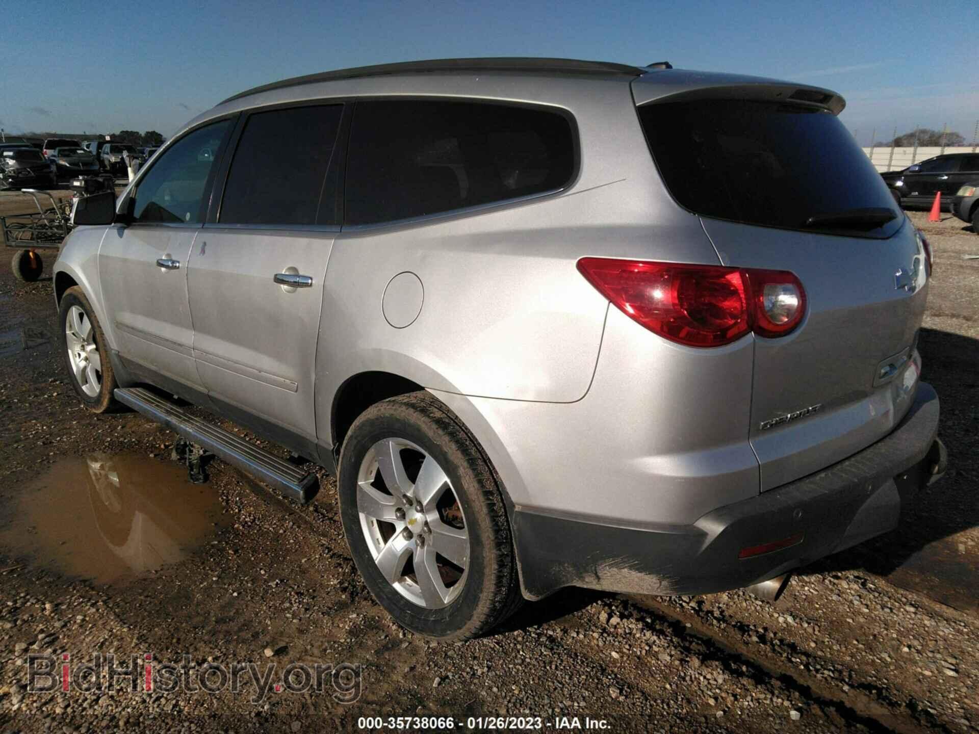 2010 CHEVROLET TRAVERSE - VIN: 1GNLRHED2AS113510 - Фото 3