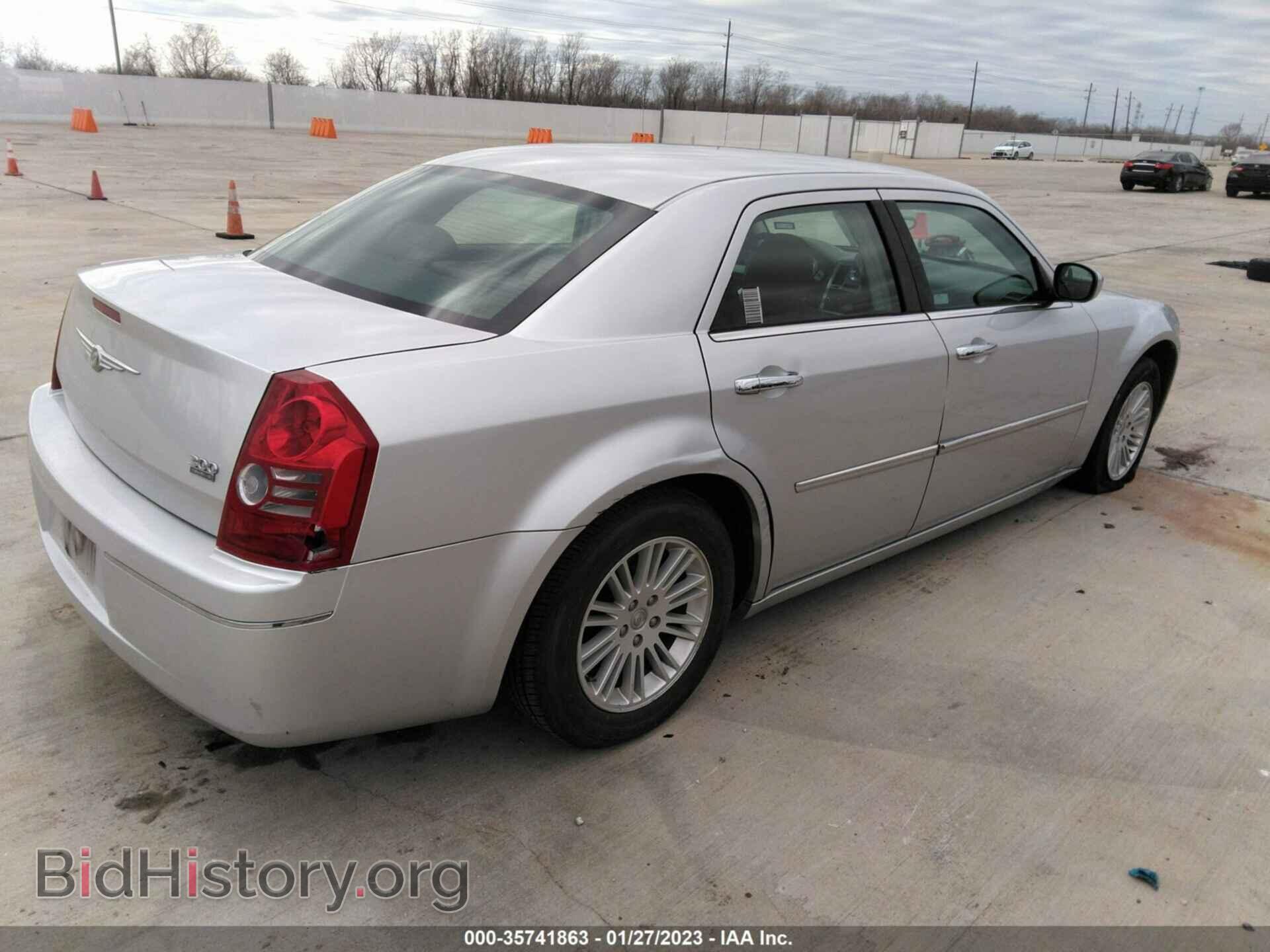 2010 CHRYSLER 300 - VIN: 2C3CA4CD3AH206091 - Фото 4