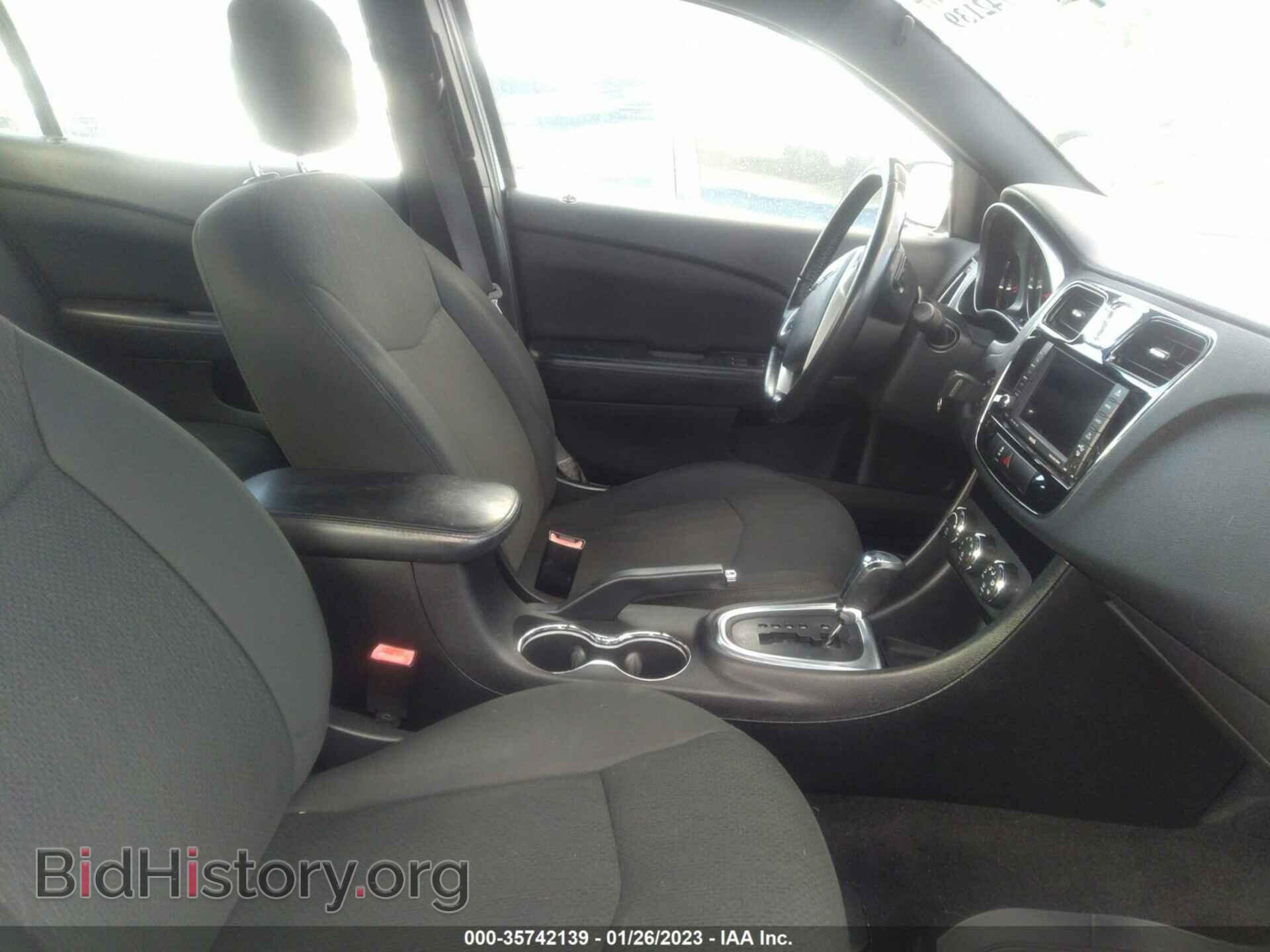 2011 CHRYSLER 200 - VIN: 1C3BC1FB1BN576429 - Фото 5