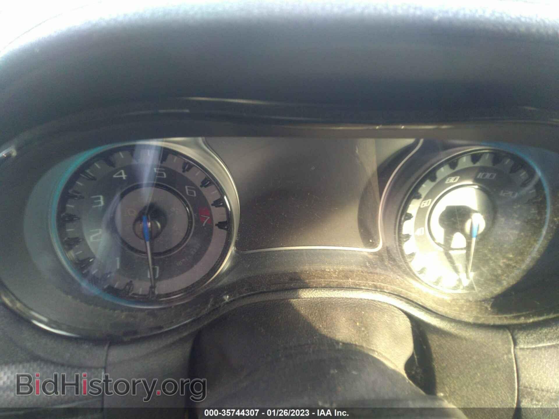2015 CHRYSLER 300 - VIN: 2C3CCAGG8FH899700 - Фото 7