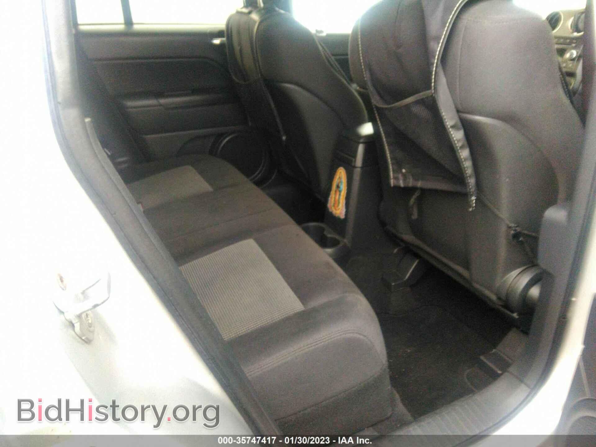 2011 JEEP COMPASS - VIN: 1J4NF1FB9BD240480 - Photo 8