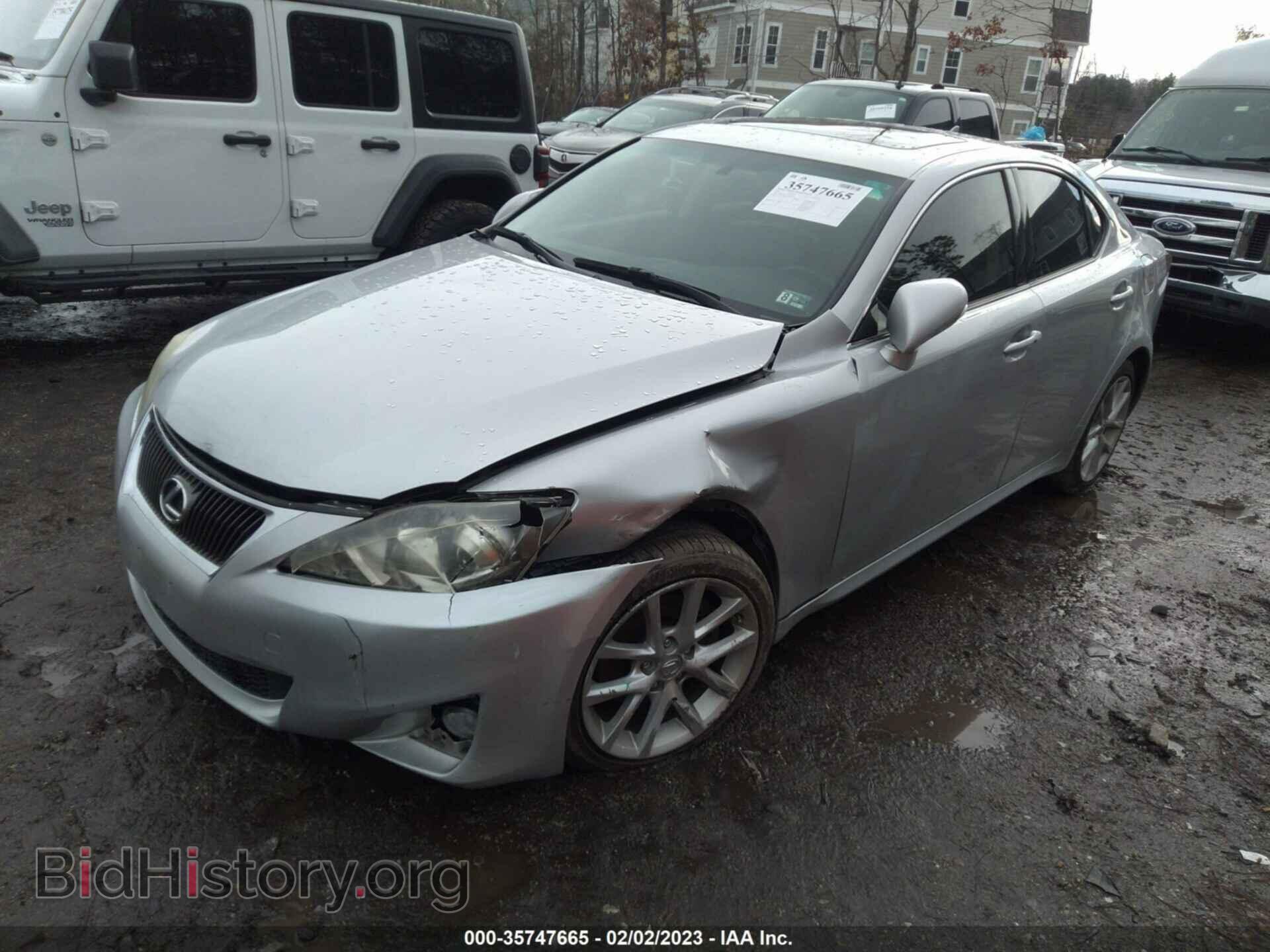 2011 LEXUS IS 250 - VIN: JTHCF5C26B2035301 - Photo 2
