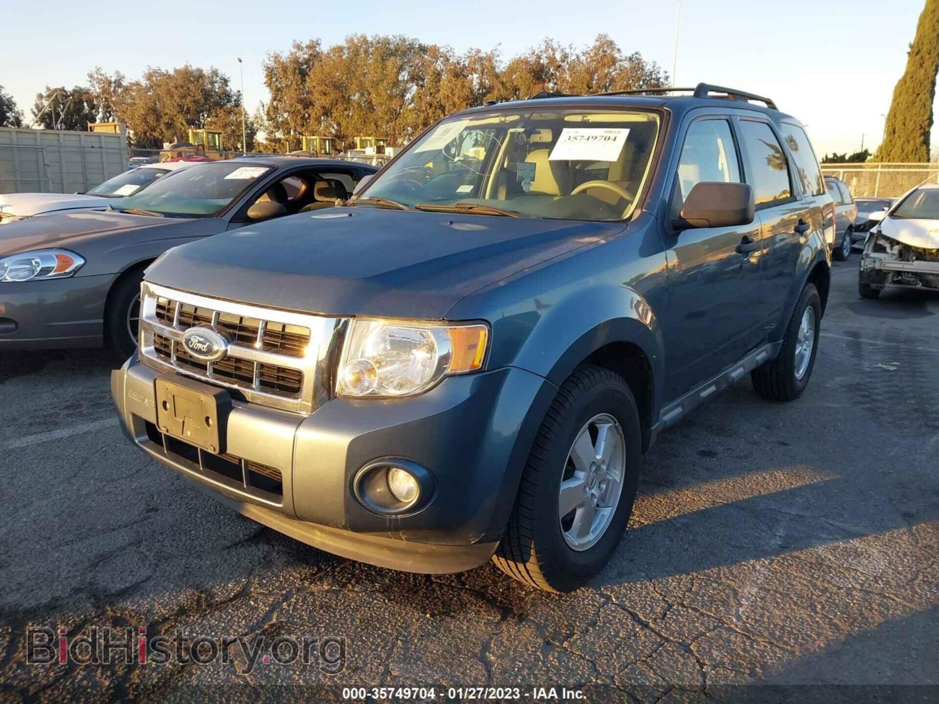 2011 FORD ESCAPE - VIN: 1FMCU0DG5BKC71261 - Фото 2